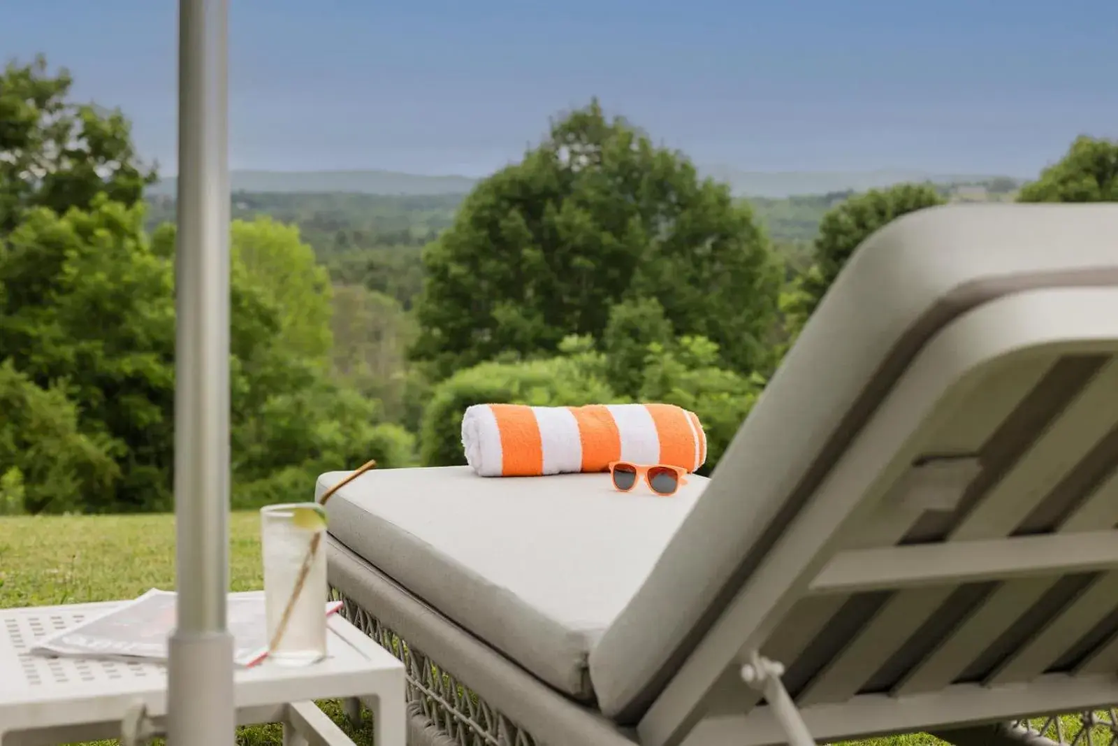 sunbed in Apple Tree Inn sunbed in Apple Tree Inn