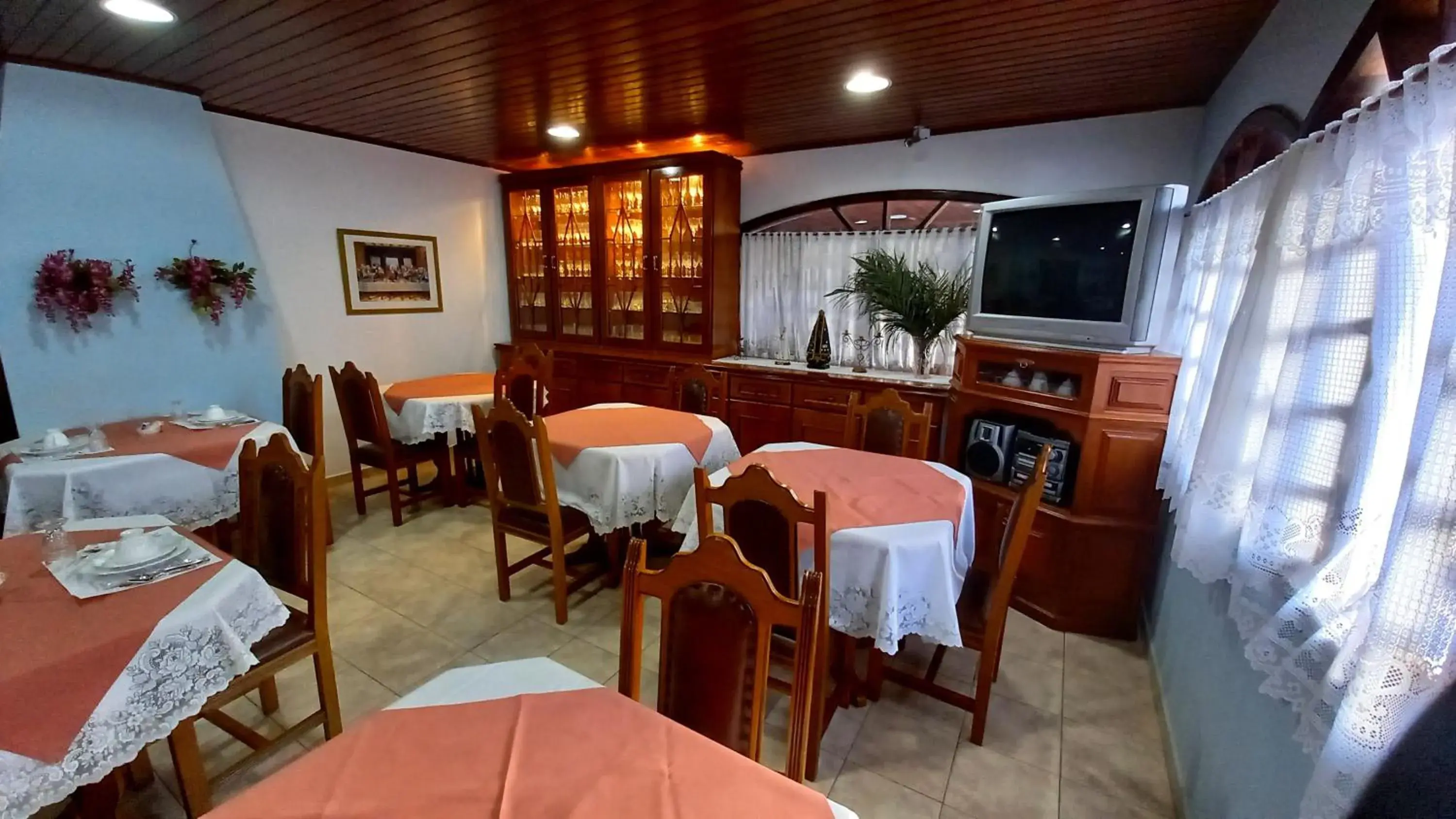 Restaurant/places to eat in Hotel Shallon Restaurant/places to eat in Hotel Shallon