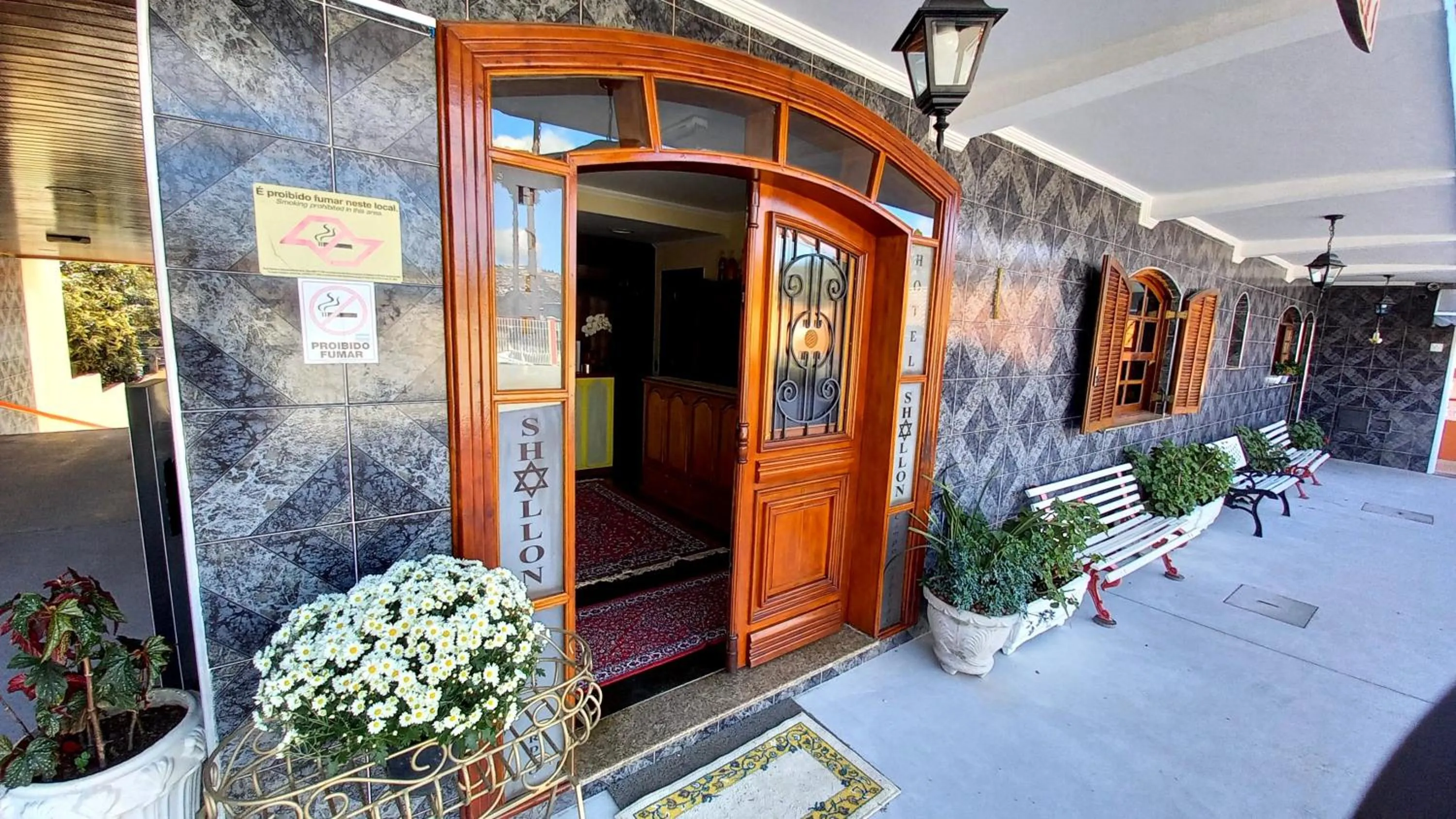 Lobby or reception in Hotel Shallon