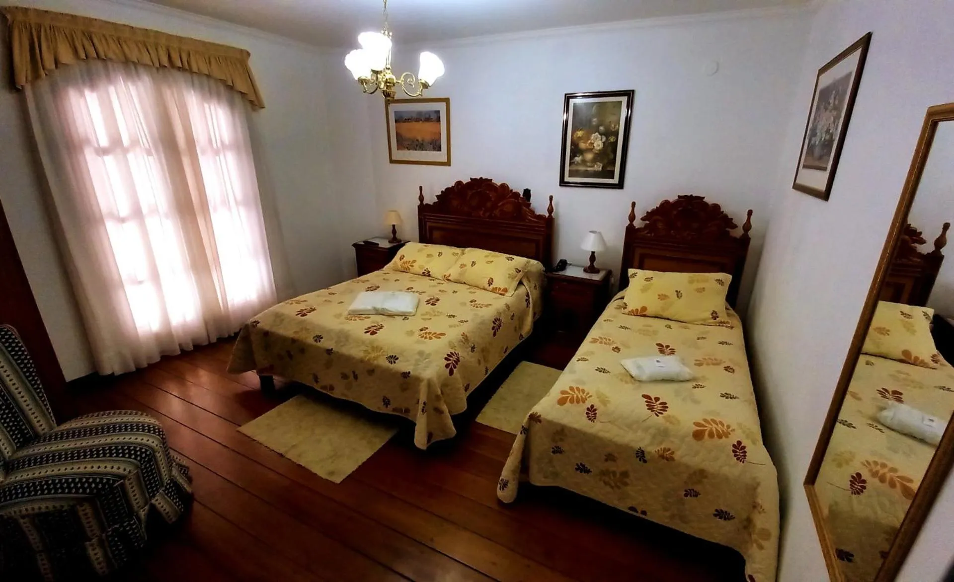 Bed in Hotel Shallon