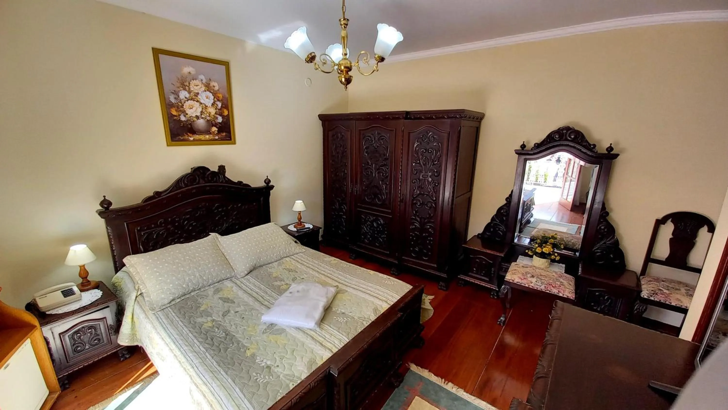 Bedroom, Bed in Hotel Shallon