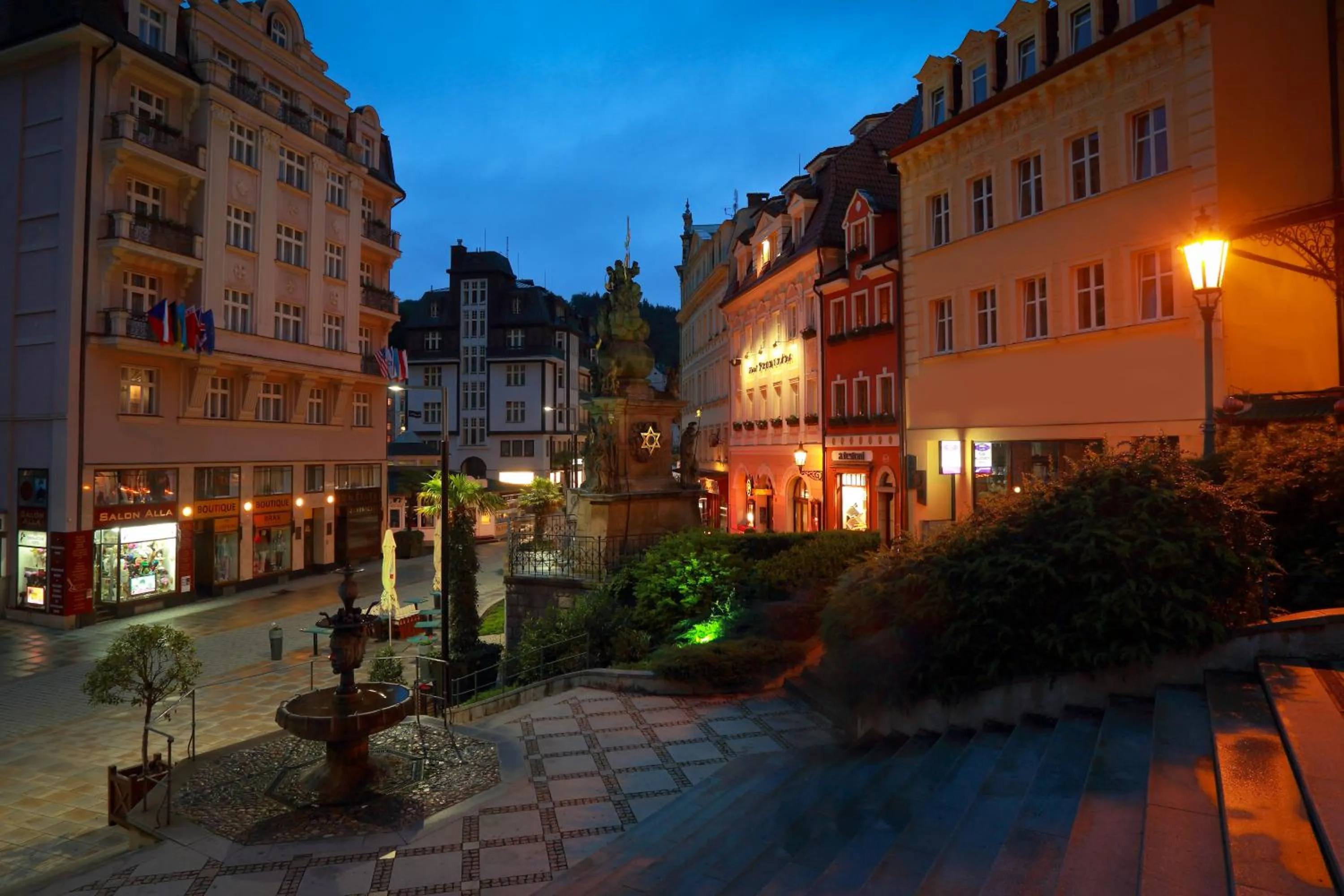Property building in Promenáda Romantic Hotel