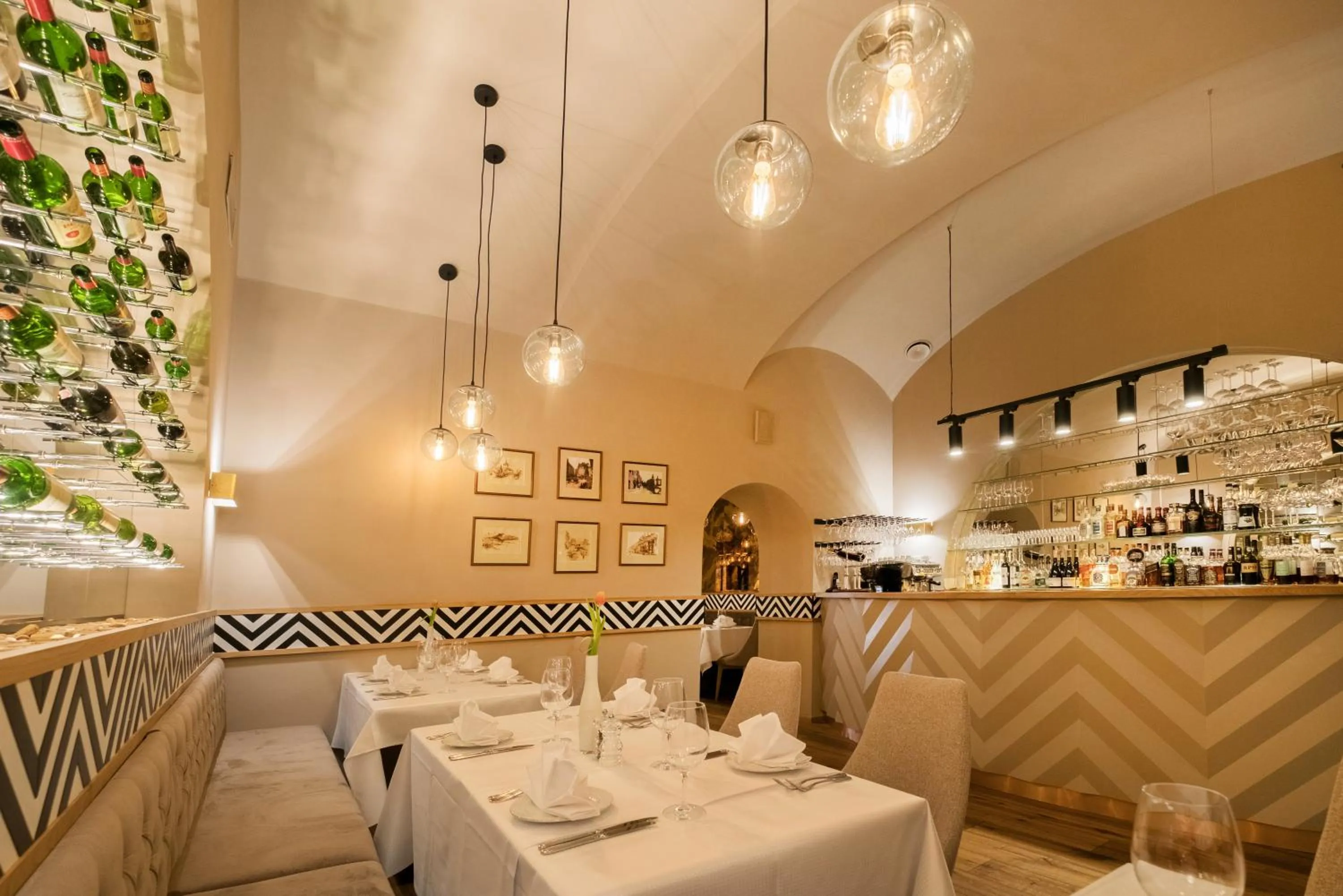 Restaurant/places to eat in Promenáda Romantic Hotel