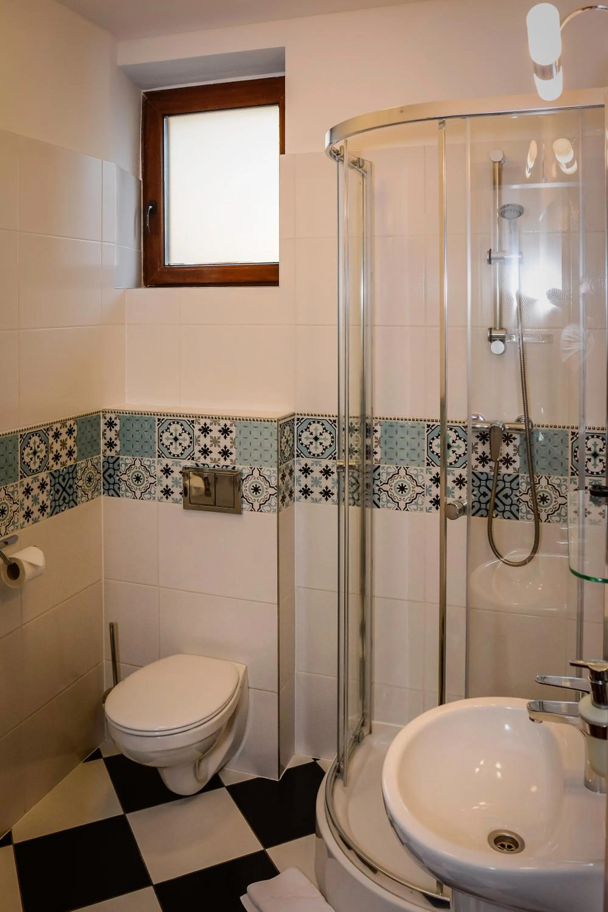 Shower in Willa Anna