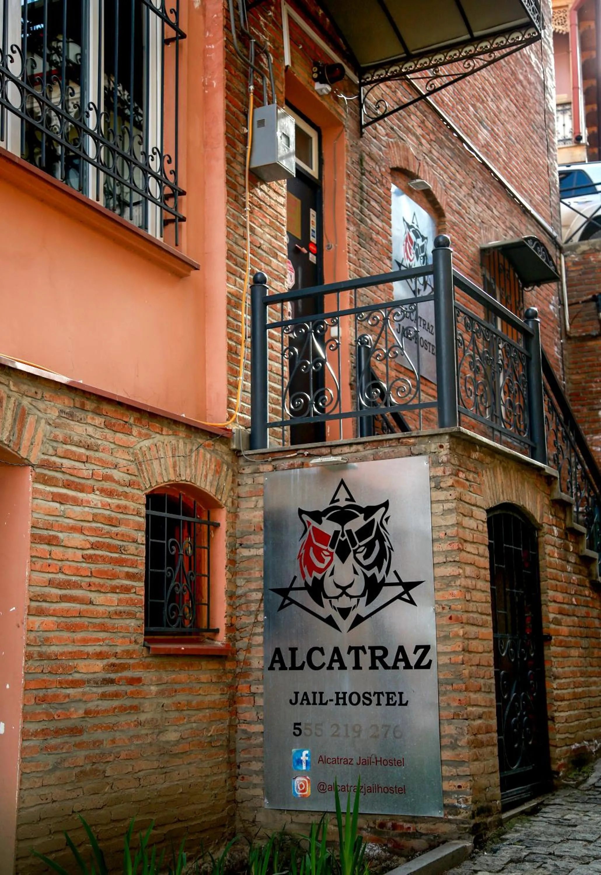 ALCATRAZ JAIL-HOSTEL