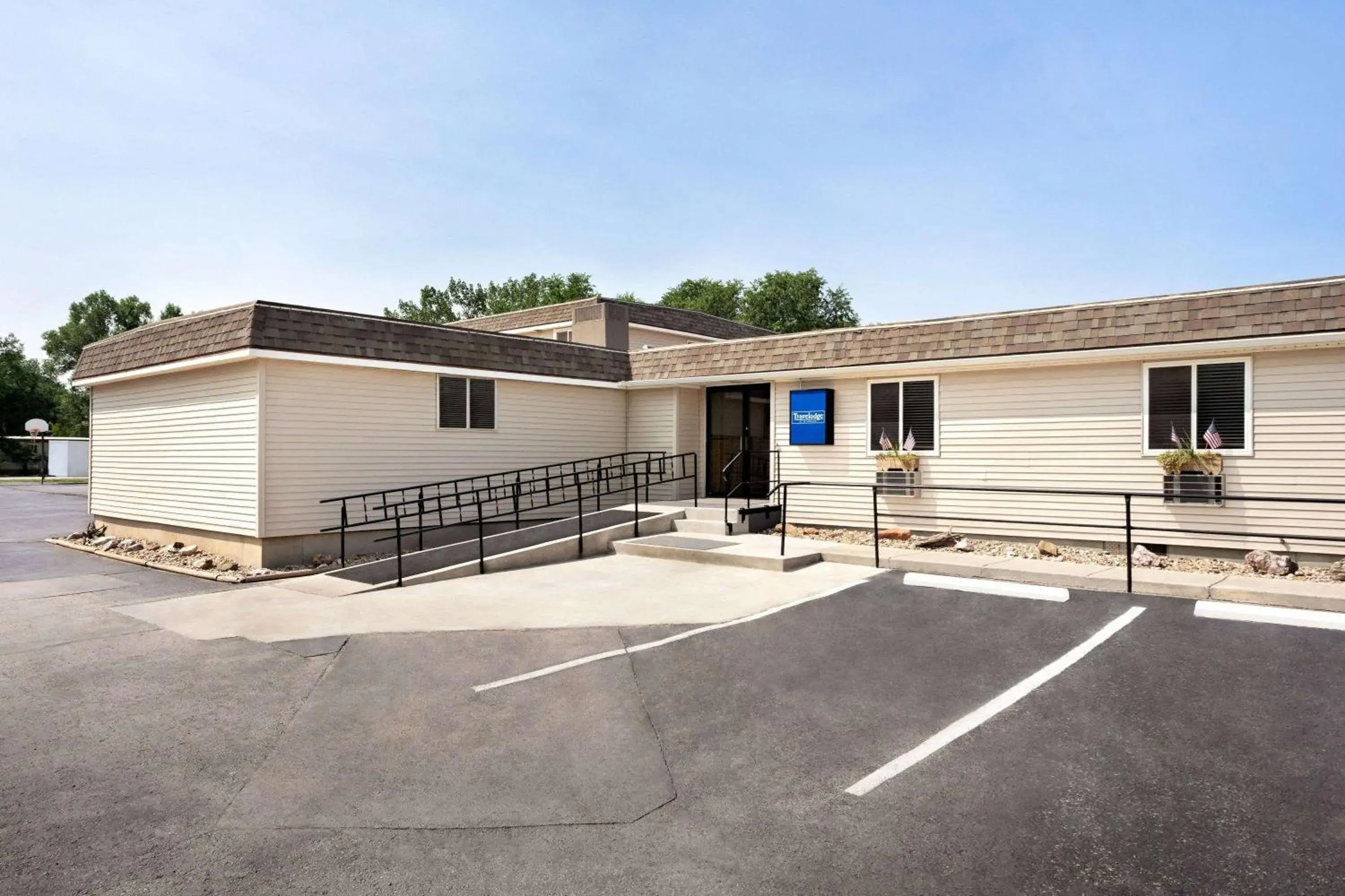 Property building in Travelodge by Wyndham Edgemont Property building in Travelodge by Wyndham Edgemont