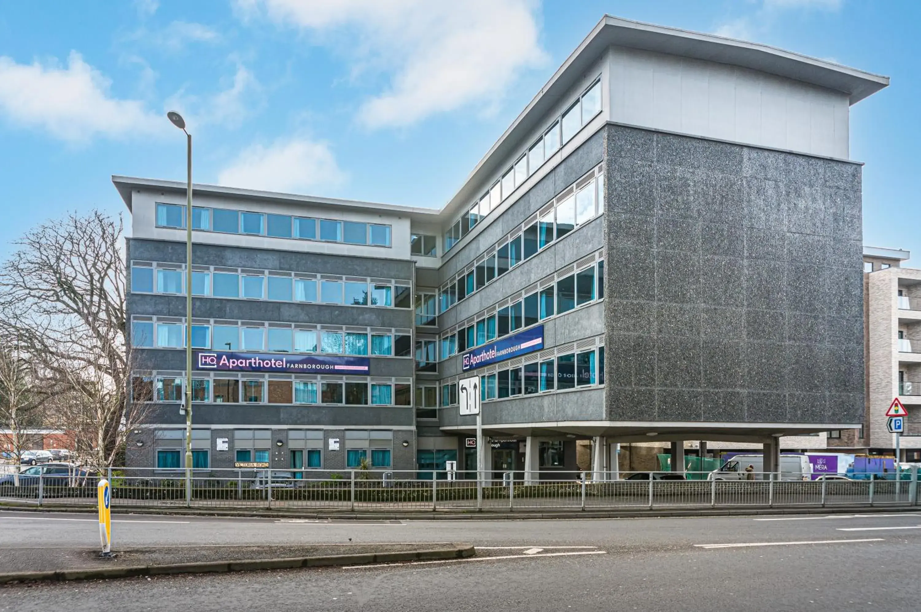 Property building in HQ Aparthotel Farnborough Property building in HQ Aparthotel Farnborough