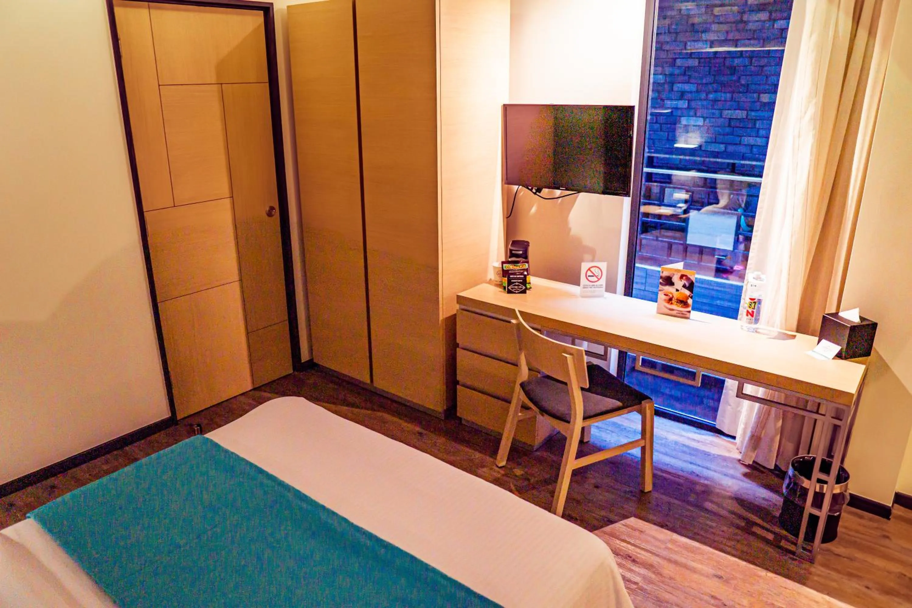 TV and multimedia, Bed in Hotel Punto MX