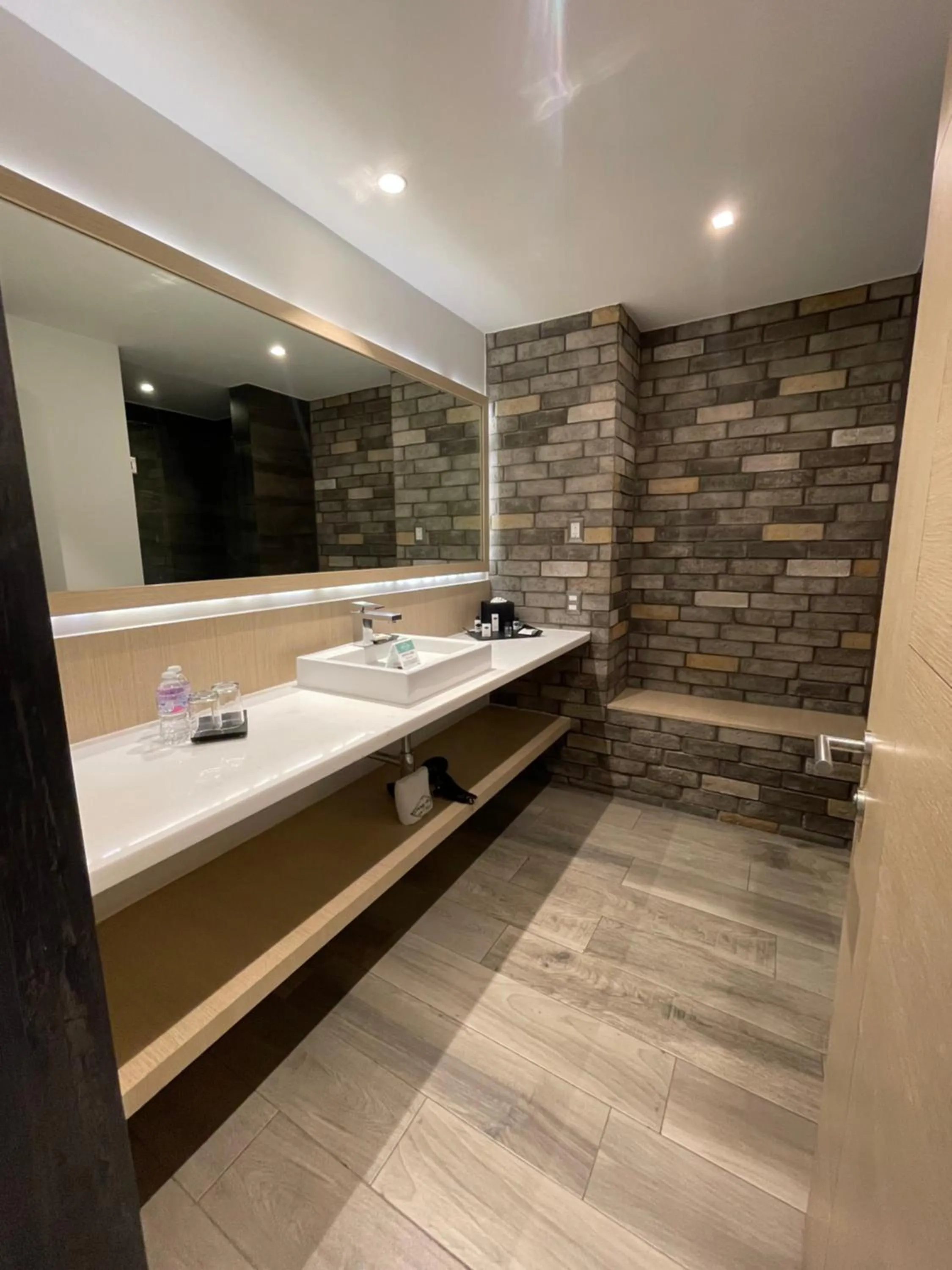 Bathroom in Hotel Punto MX