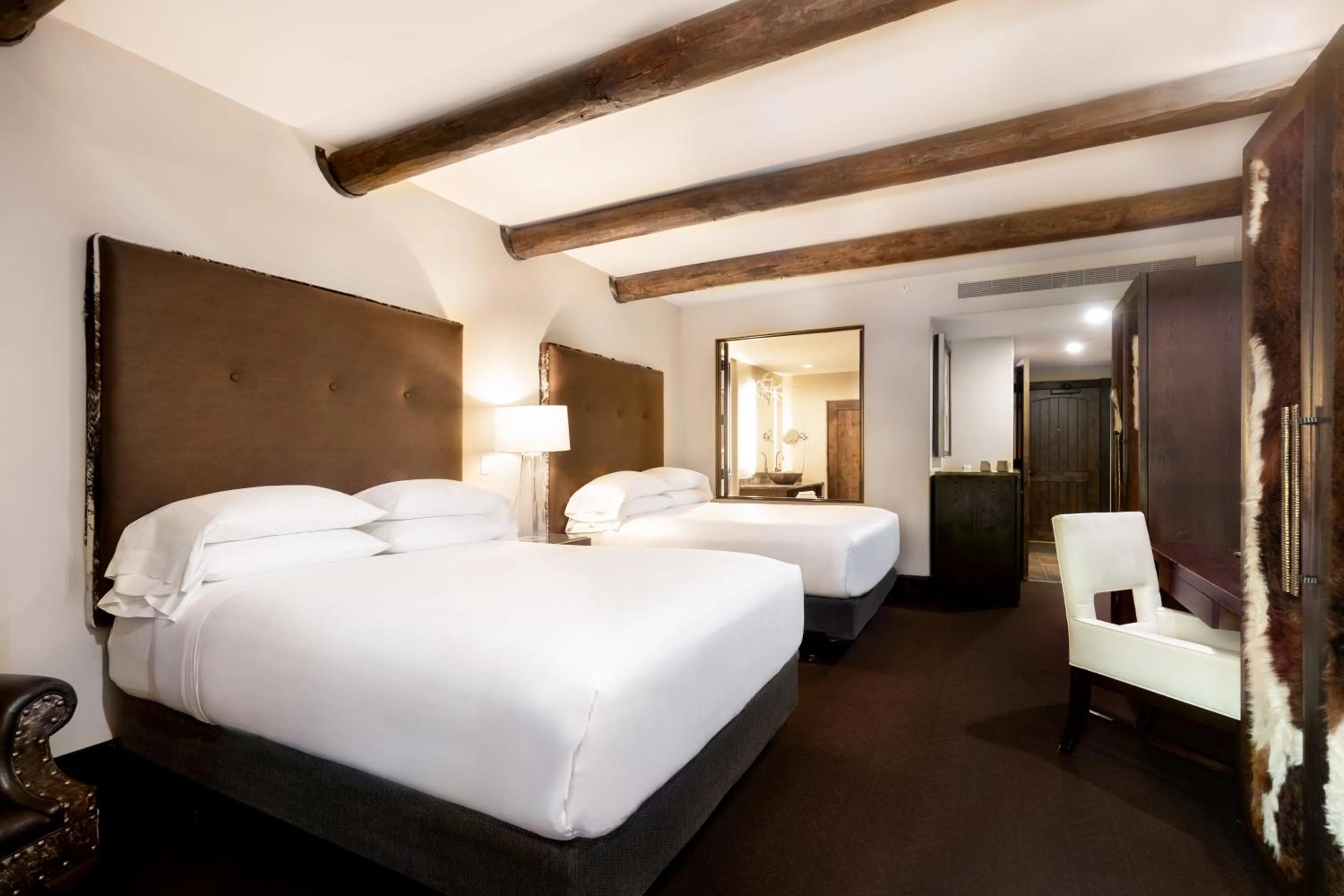 Bed in El Monte Sagrado Resort & Spa