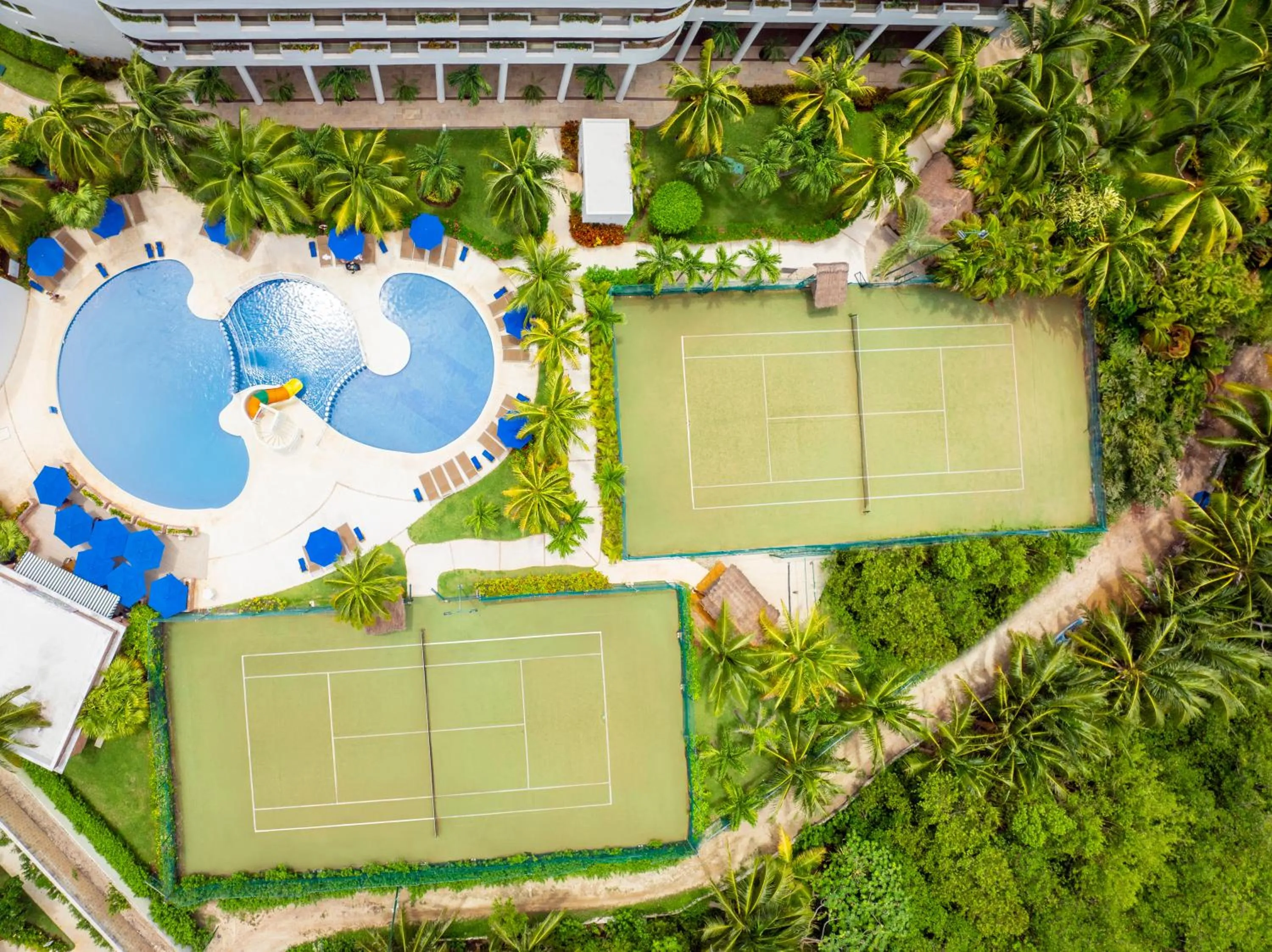 Tennis court in Palmar Beach Resort and Spa Riviera Maya - All Inclusive