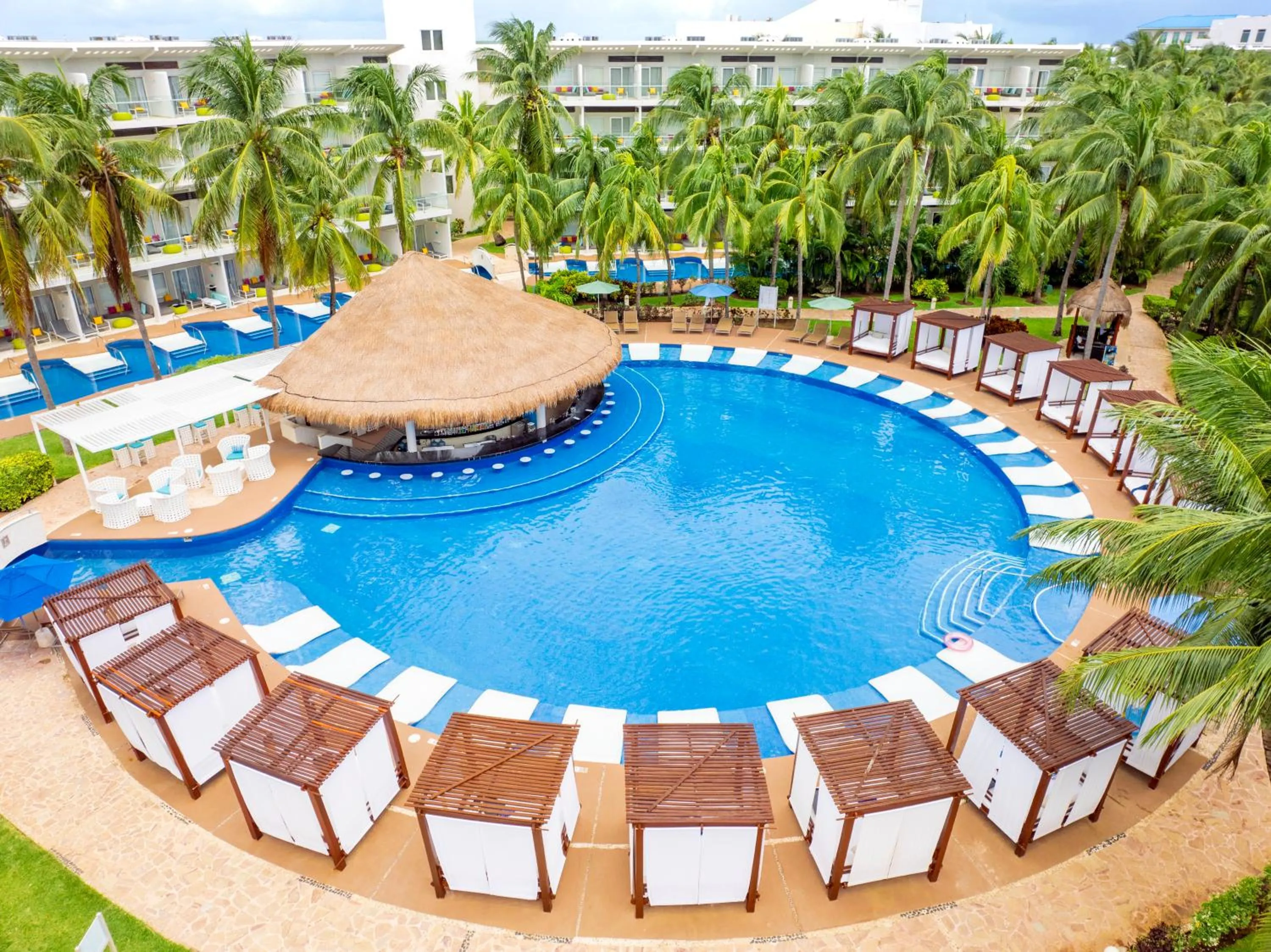 Pool view in Palmar Beach Resort and Spa Riviera Maya - All Inclusive