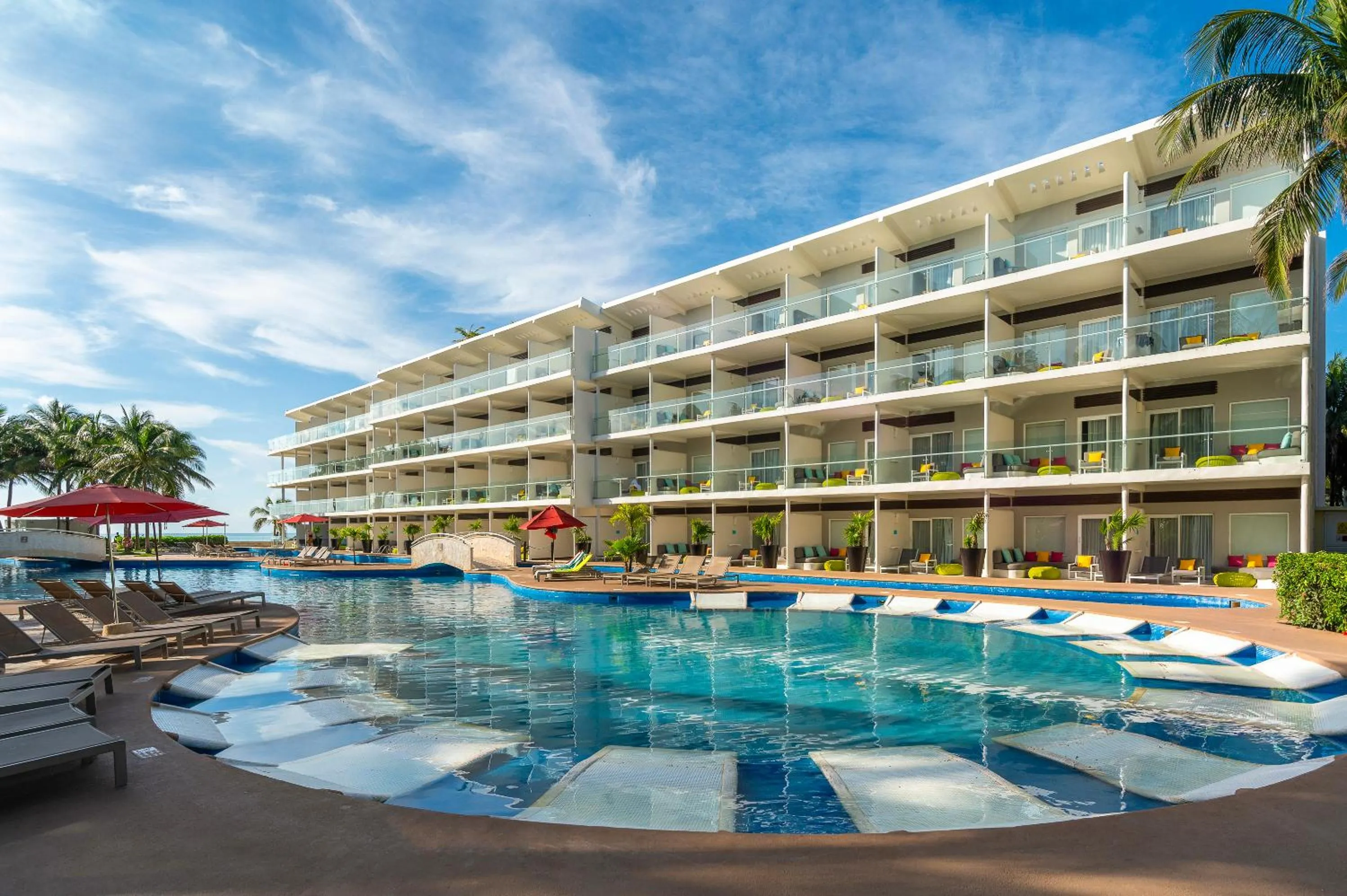 Swimming pool in Palmar Beach Resort and Spa Riviera Maya - All Inclusive