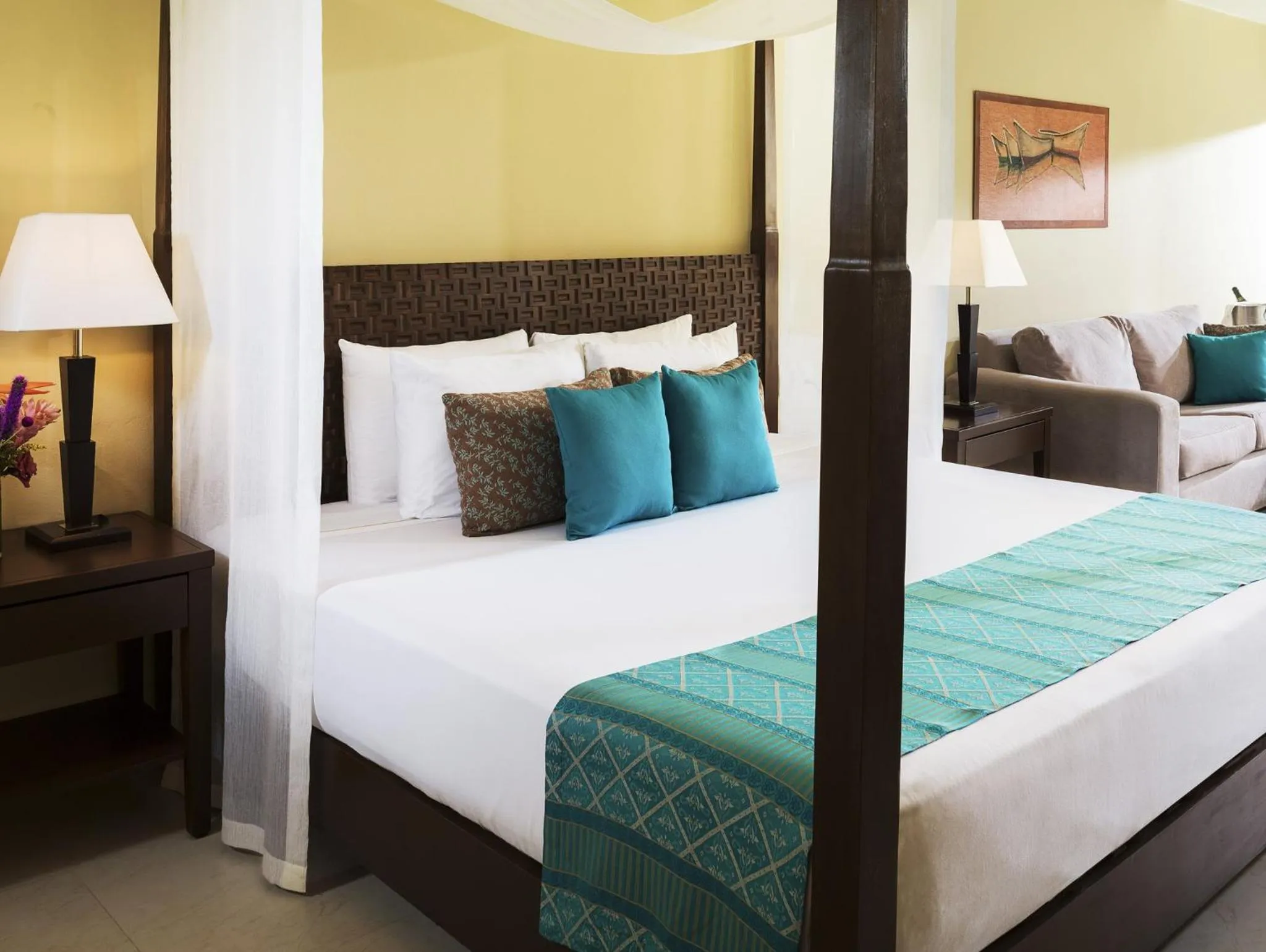 Photo of the whole room, Bed in Palmar Beach Resort and Spa Riviera Maya - All Inclusive