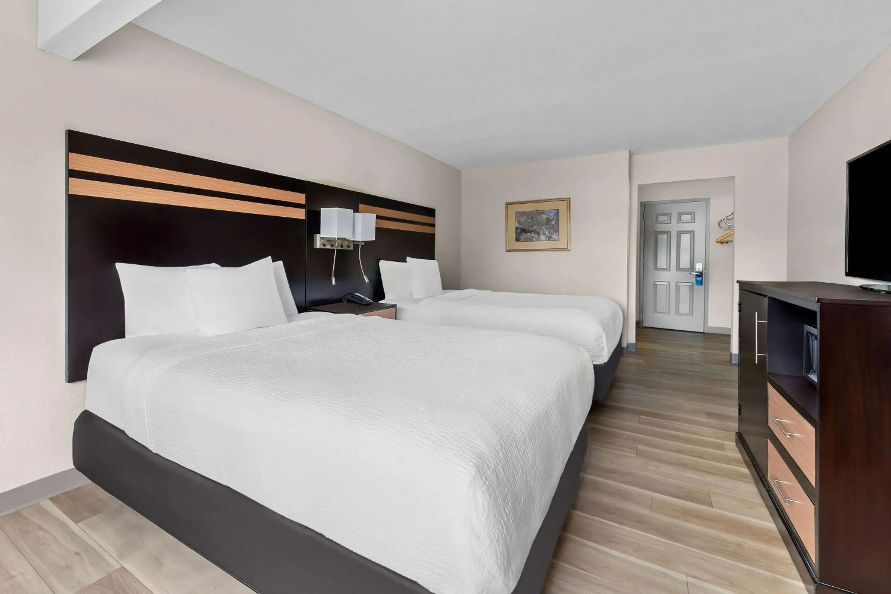 Bed in Days Inn by Wyndham Albany SUNY Bed in Days Inn by Wyndham Albany SUNY