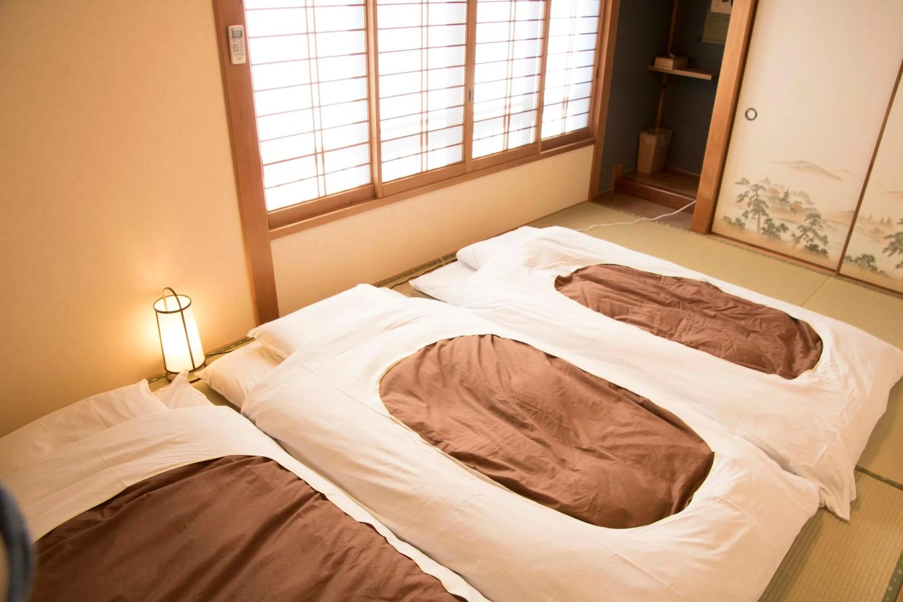 Photo of the whole room, Bed in J-Hoppers Kumano Yunomine Guesthouse