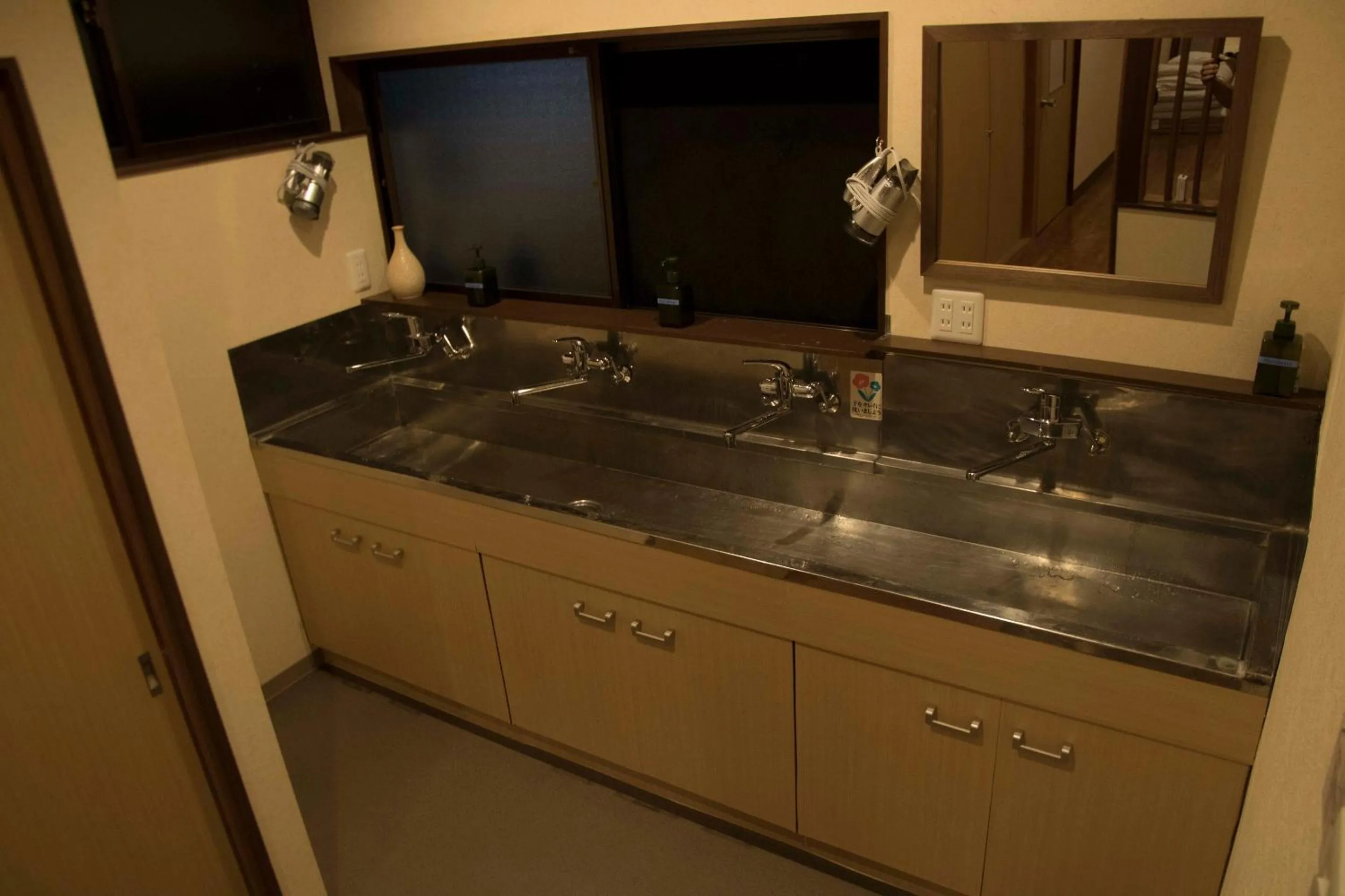 Area and facilities in J-Hoppers Kumano Yunomine Guesthouse