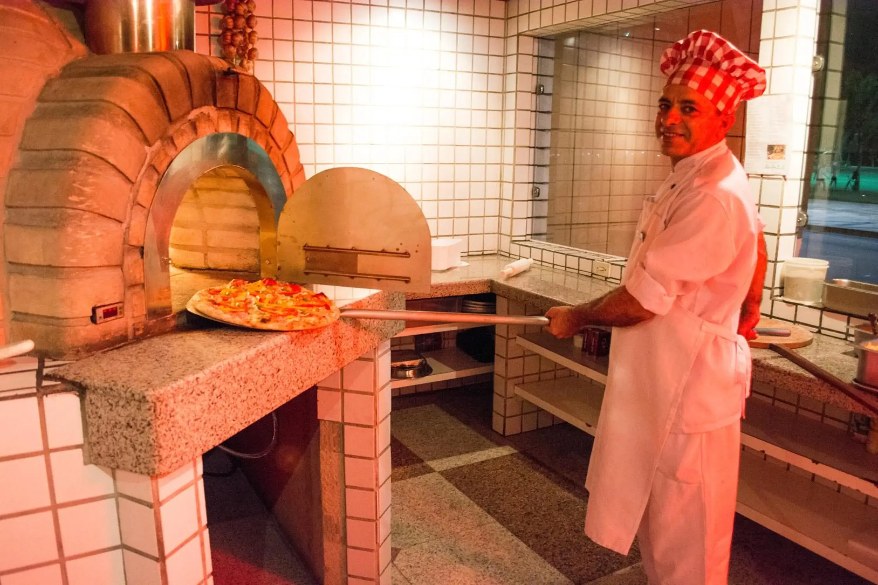 Restaurant/places to eat in Holiday Inn Fortaleza by IHG Restaurant/places to eat in Holiday Inn Fortaleza by IHG