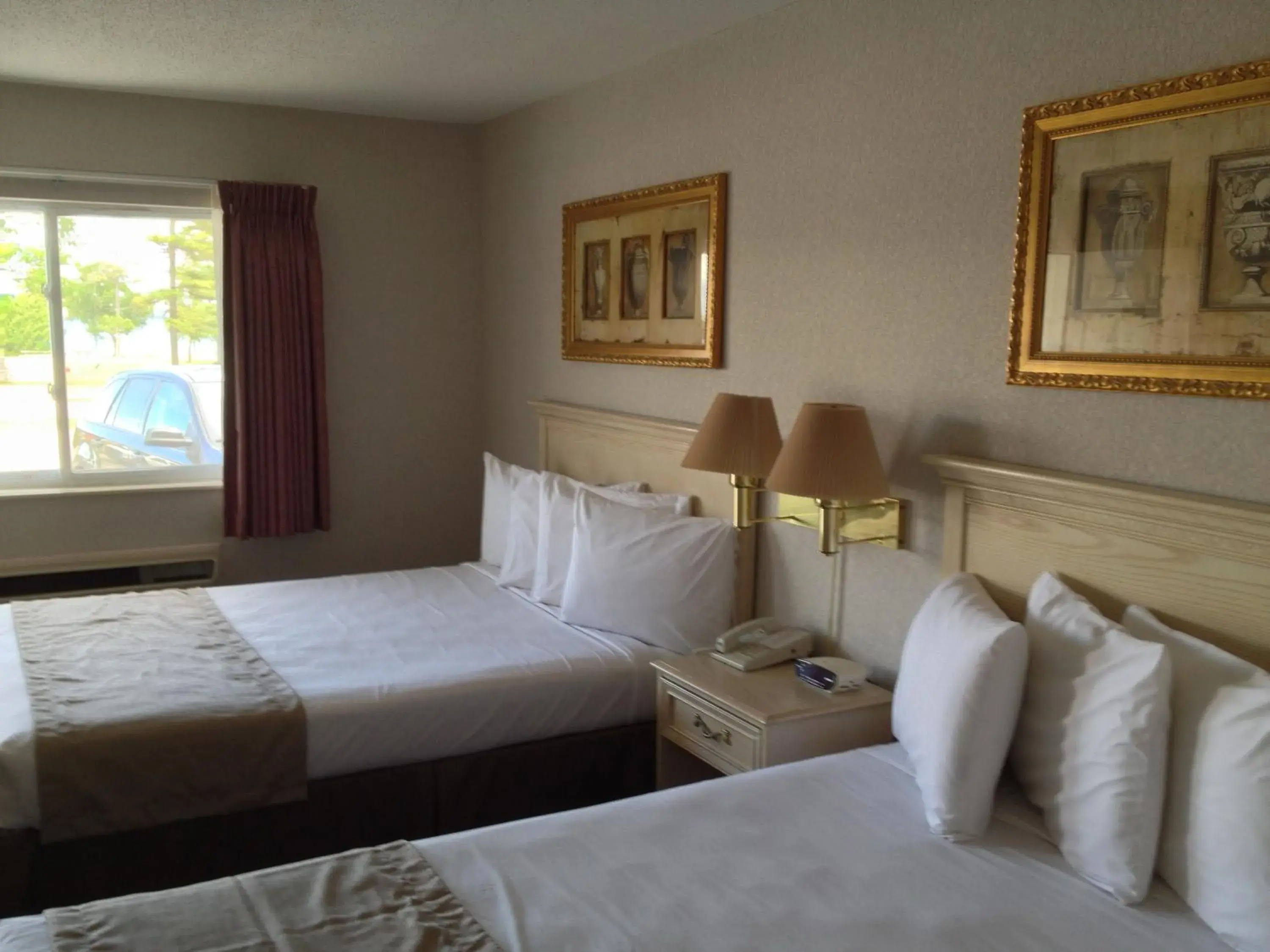 Bed in Parkside Inn Bridgeview Bed in Parkside Inn Bridgeview