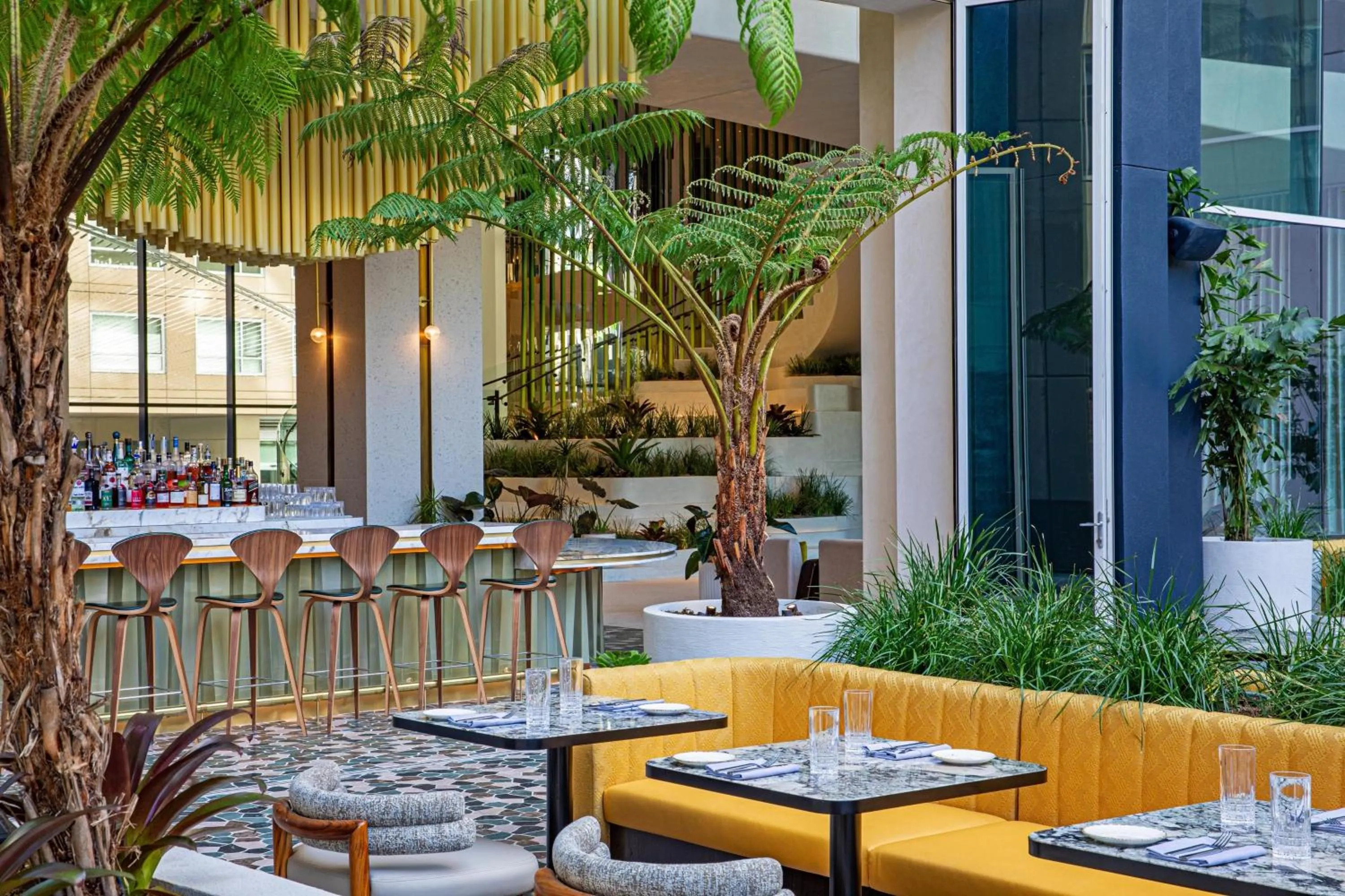 Restaurant/places to eat in W Hollywood