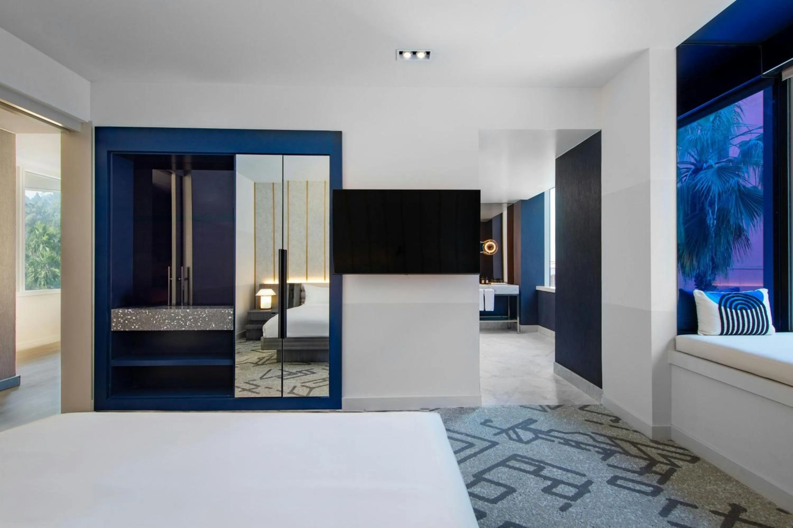 Bedroom, Bed in W Hollywood