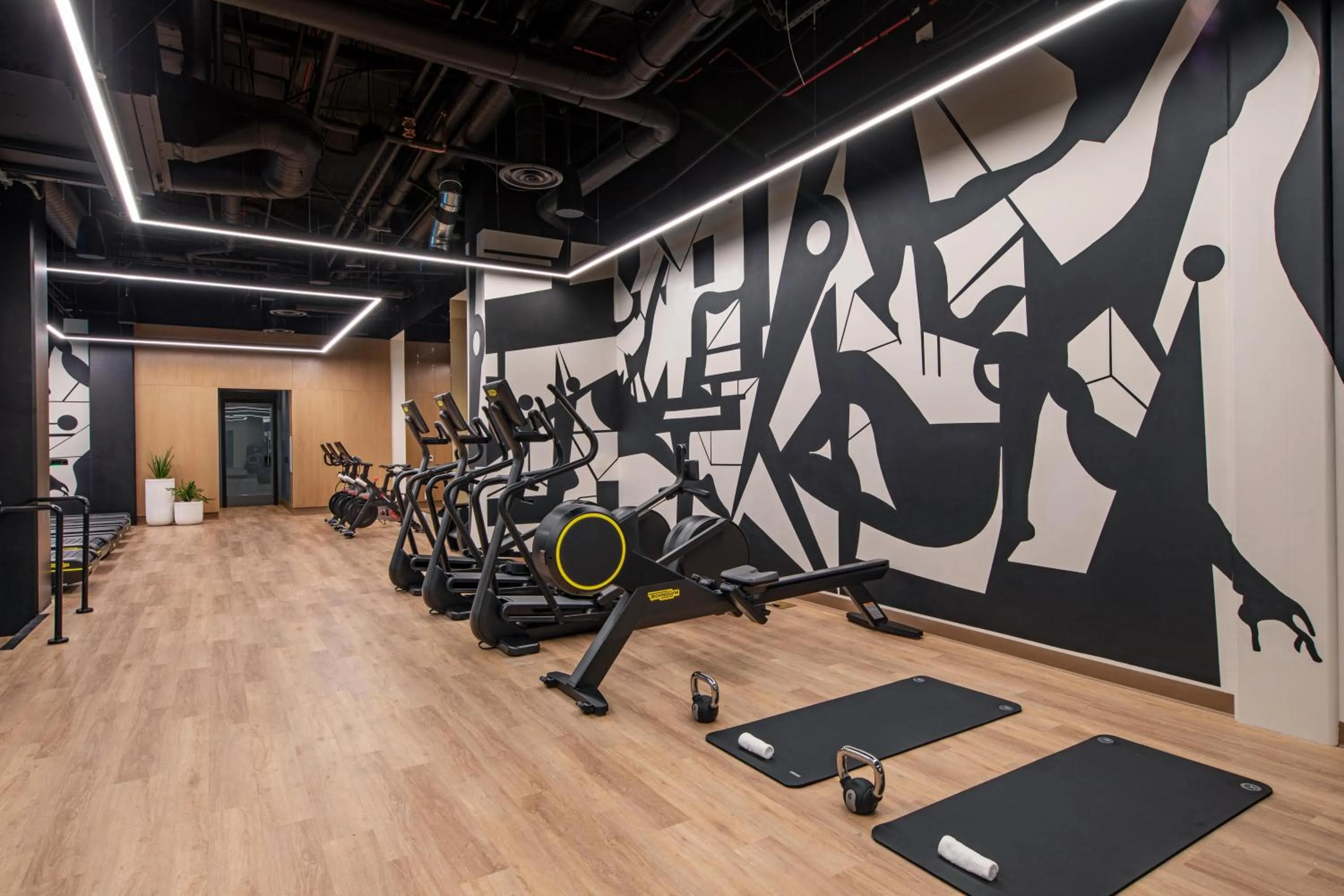 Fitness centre/facilities in W Hollywood