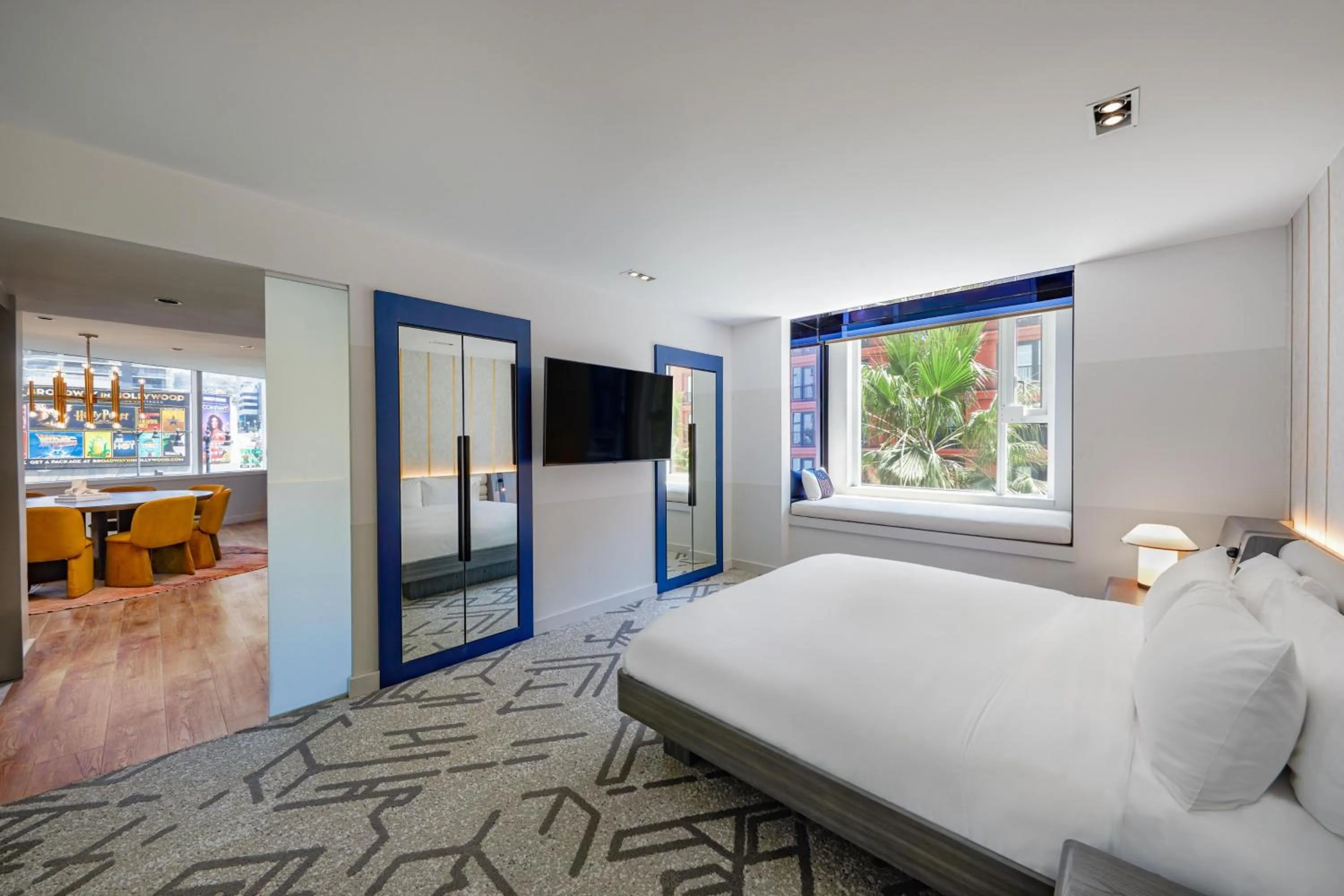 Bedroom, Bed in W Hollywood