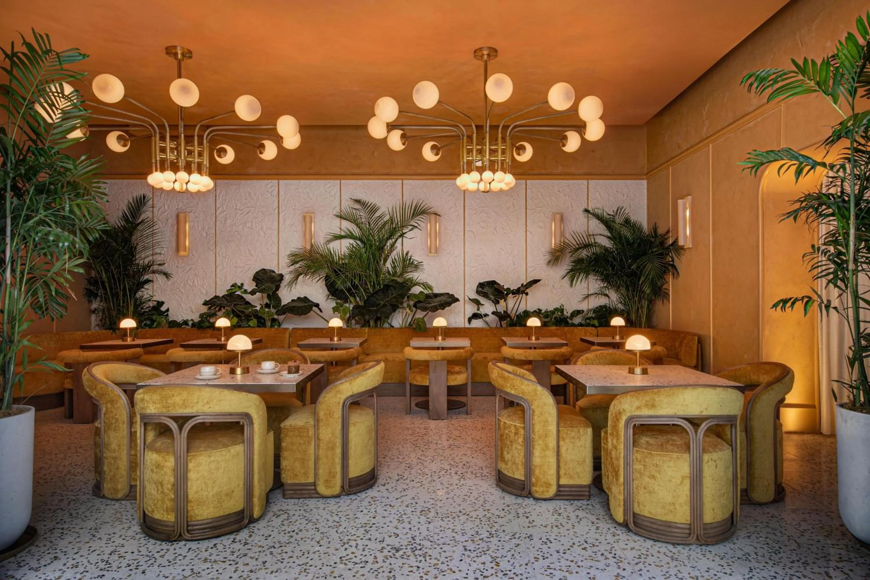 Restaurant/places to eat in W Hollywood