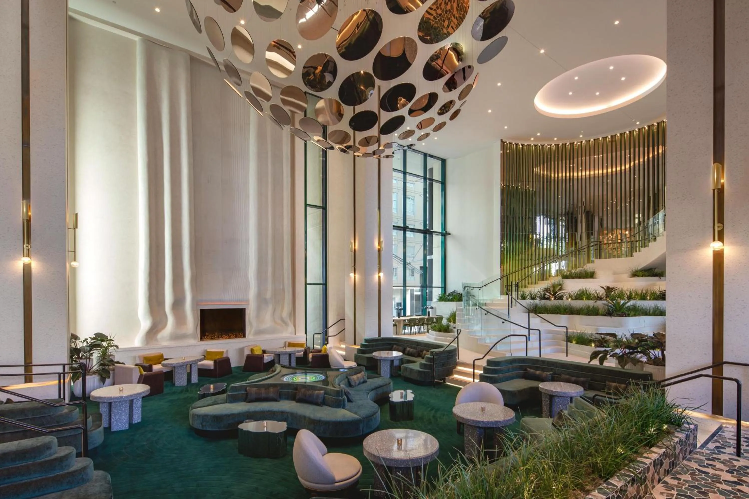 Restaurant/places to eat in W Hollywood