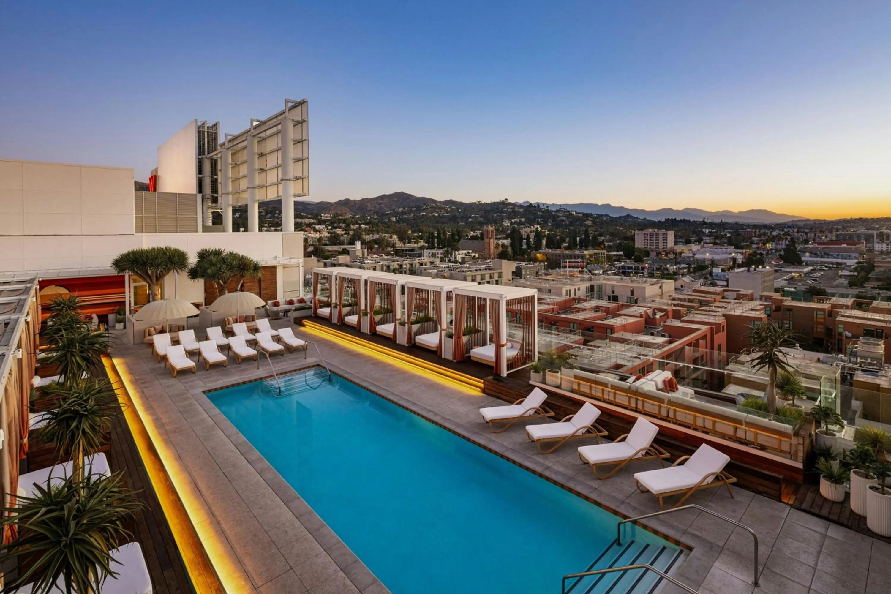 Fitness centre/facilities in W Hollywood