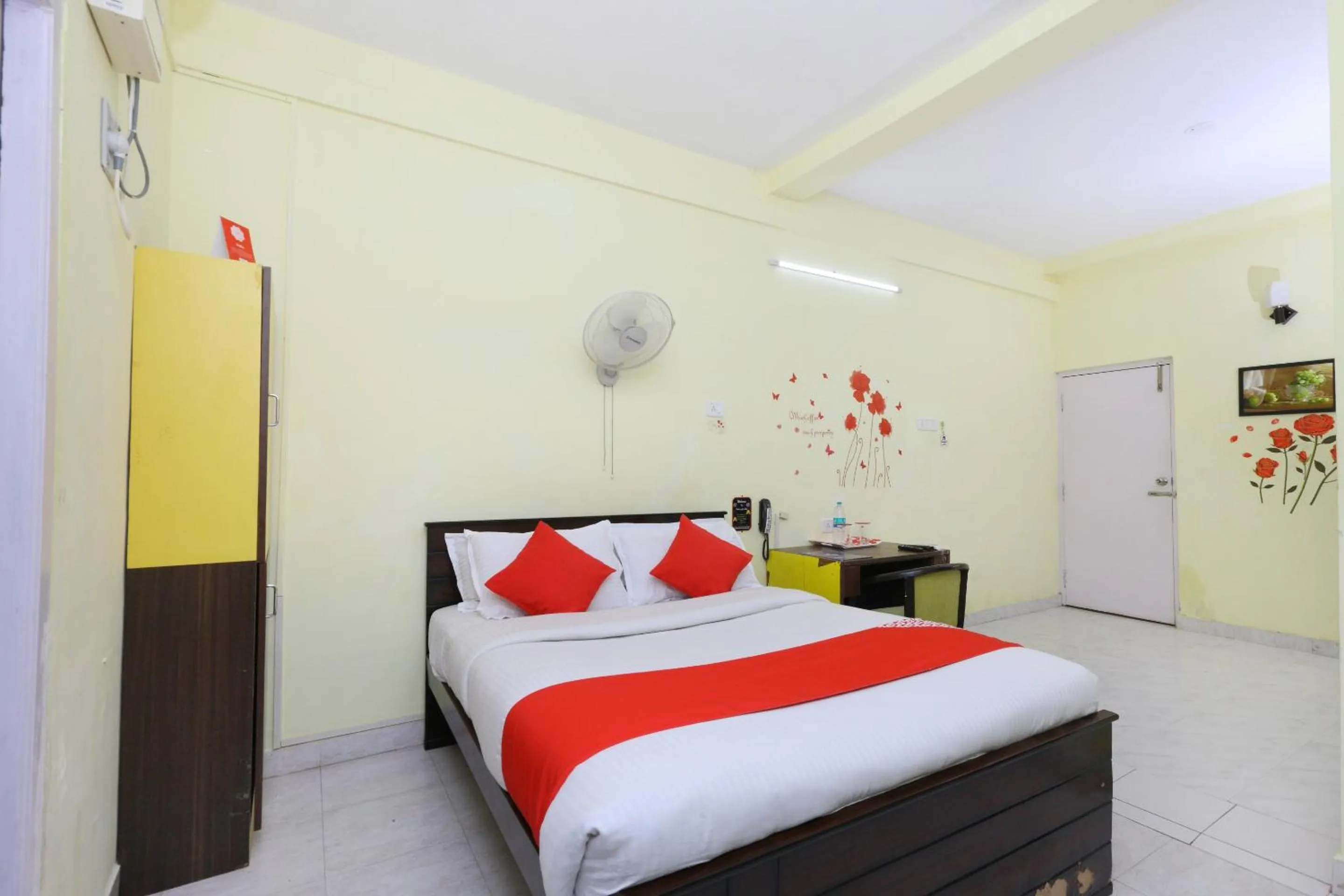 Bedroom, Bed in Hotel O India Gate Par View