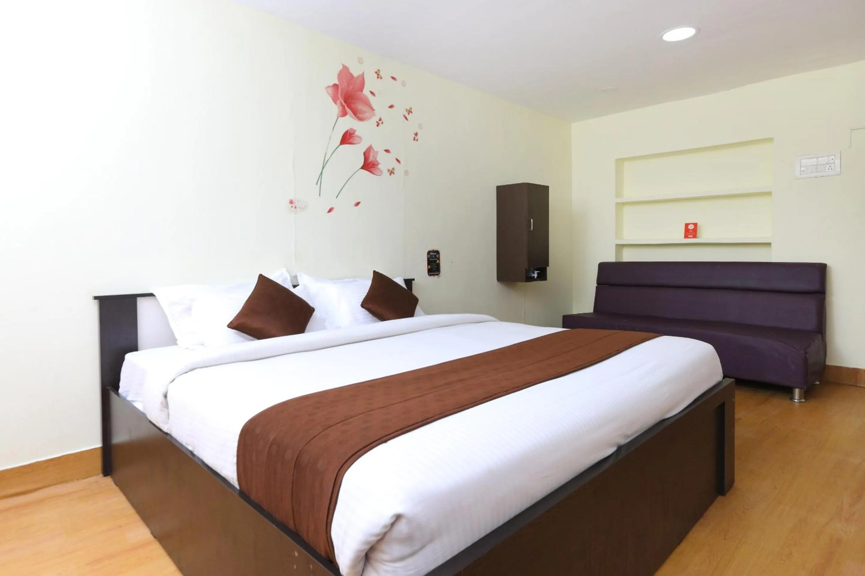 Bedroom, Bed in Hotel O India Gate Par View