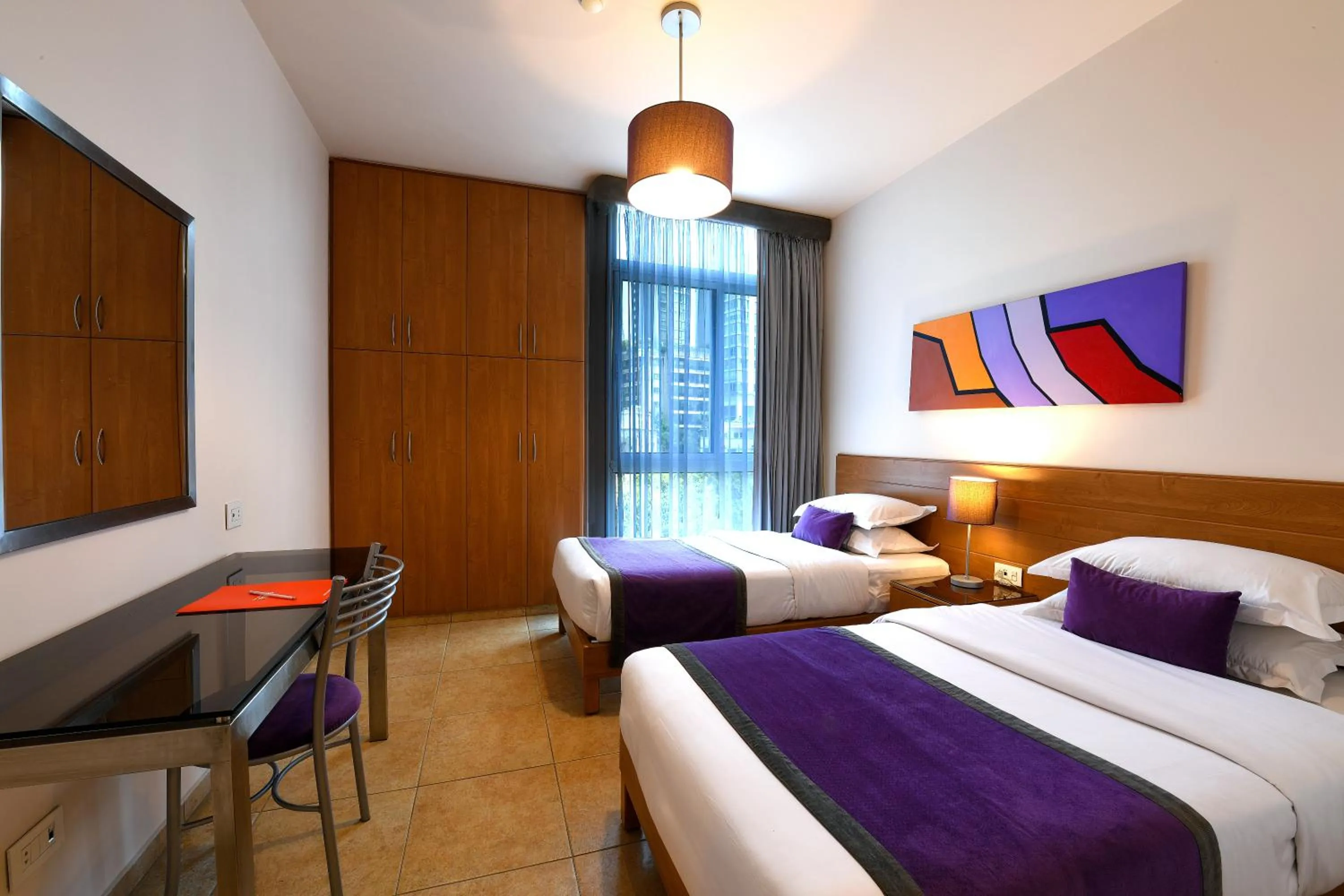 Communal lounge/ TV room, Bed in The Smallville Xpress