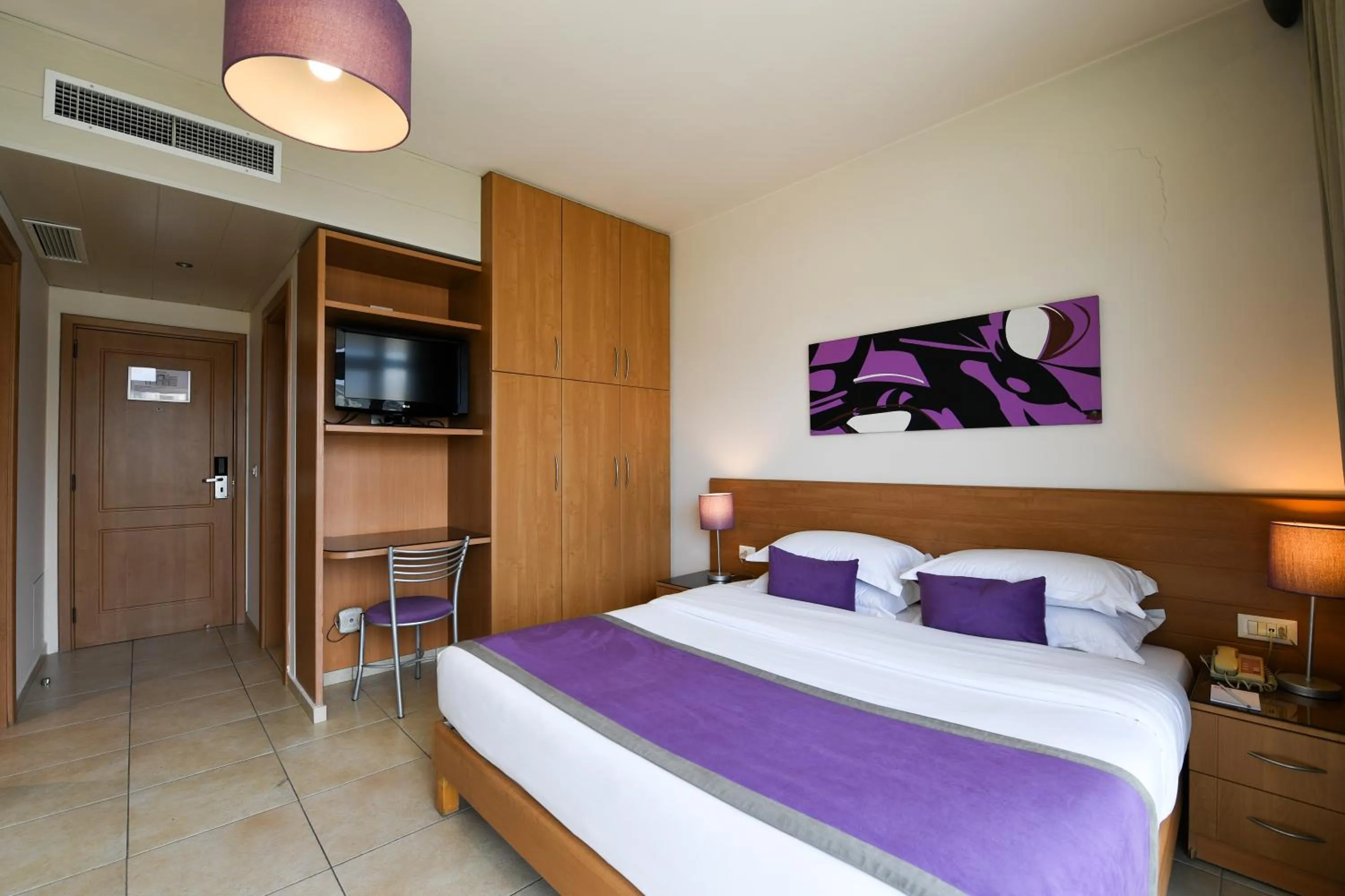 Bed in The Smallville Xpress