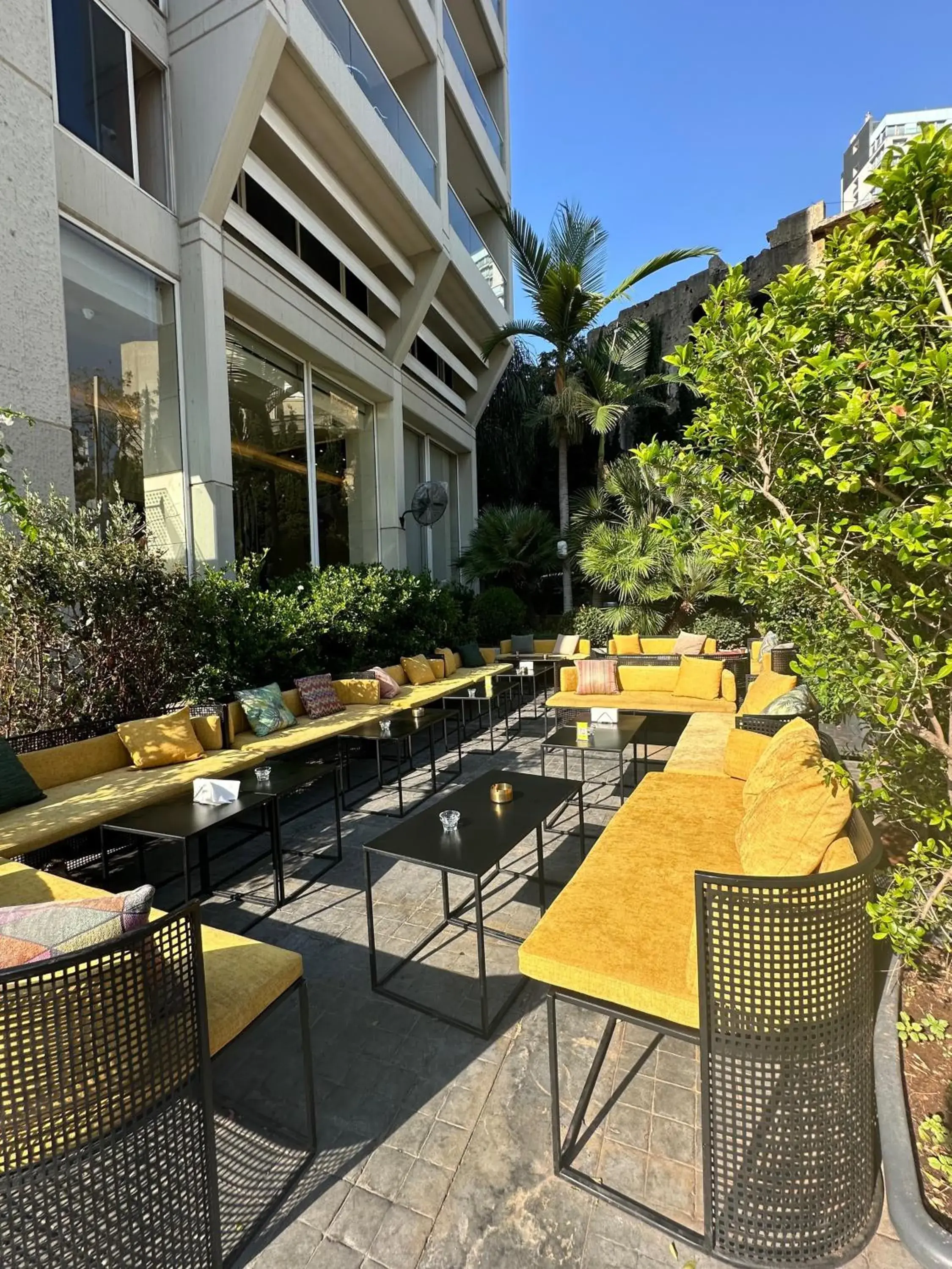 Restaurant/places to eat in The Smallville Xpress Restaurant/places to eat in The Smallville Xpress