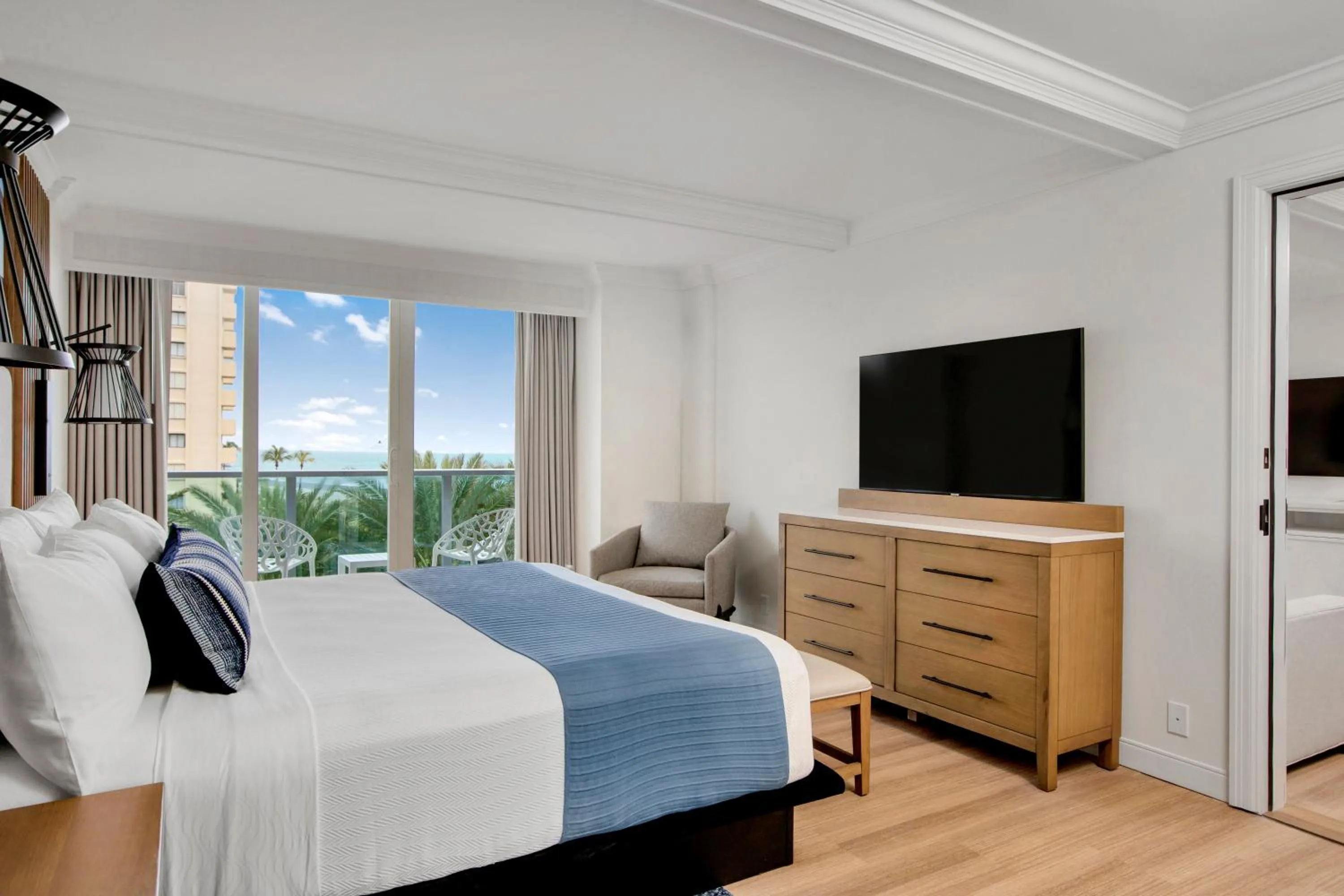 Bed in Jupiter Beach Resort & Spa