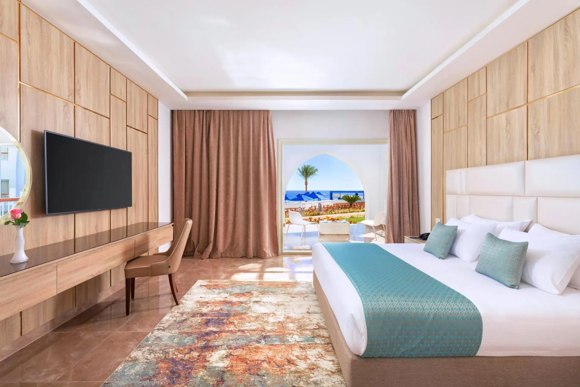 Bedroom, Bed in Pickalbatros Palace Sharm "Aqua Park"- All inclusive