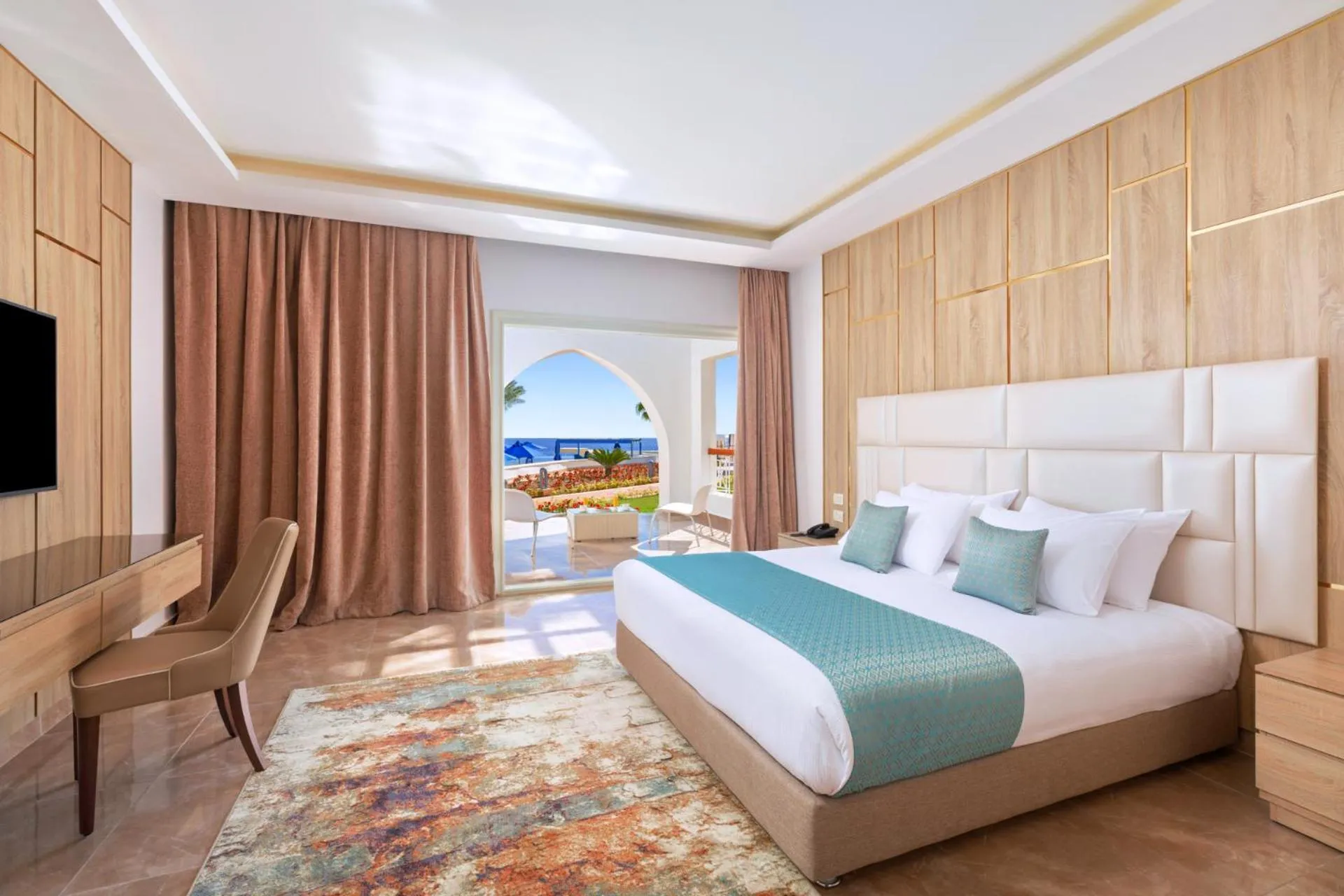 Bedroom, Bed in Pickalbatros Palace Sharm "Aqua Park"- All inclusive