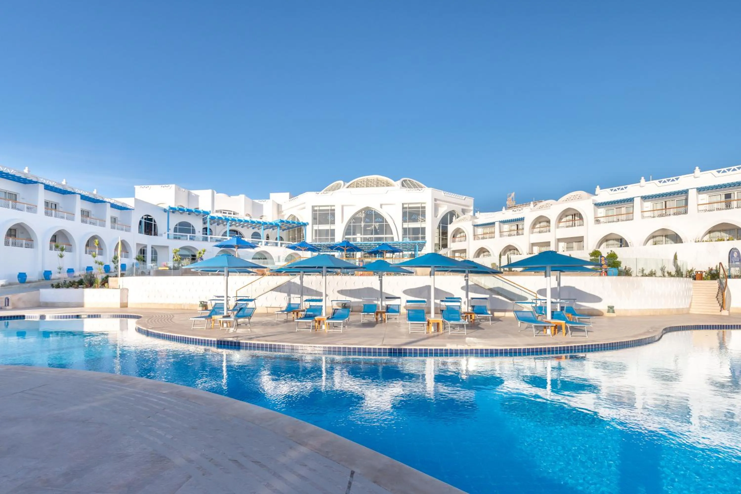 Swimming pool in Pickalbatros Palace Sharm "Aqua Park"- All inclusive
