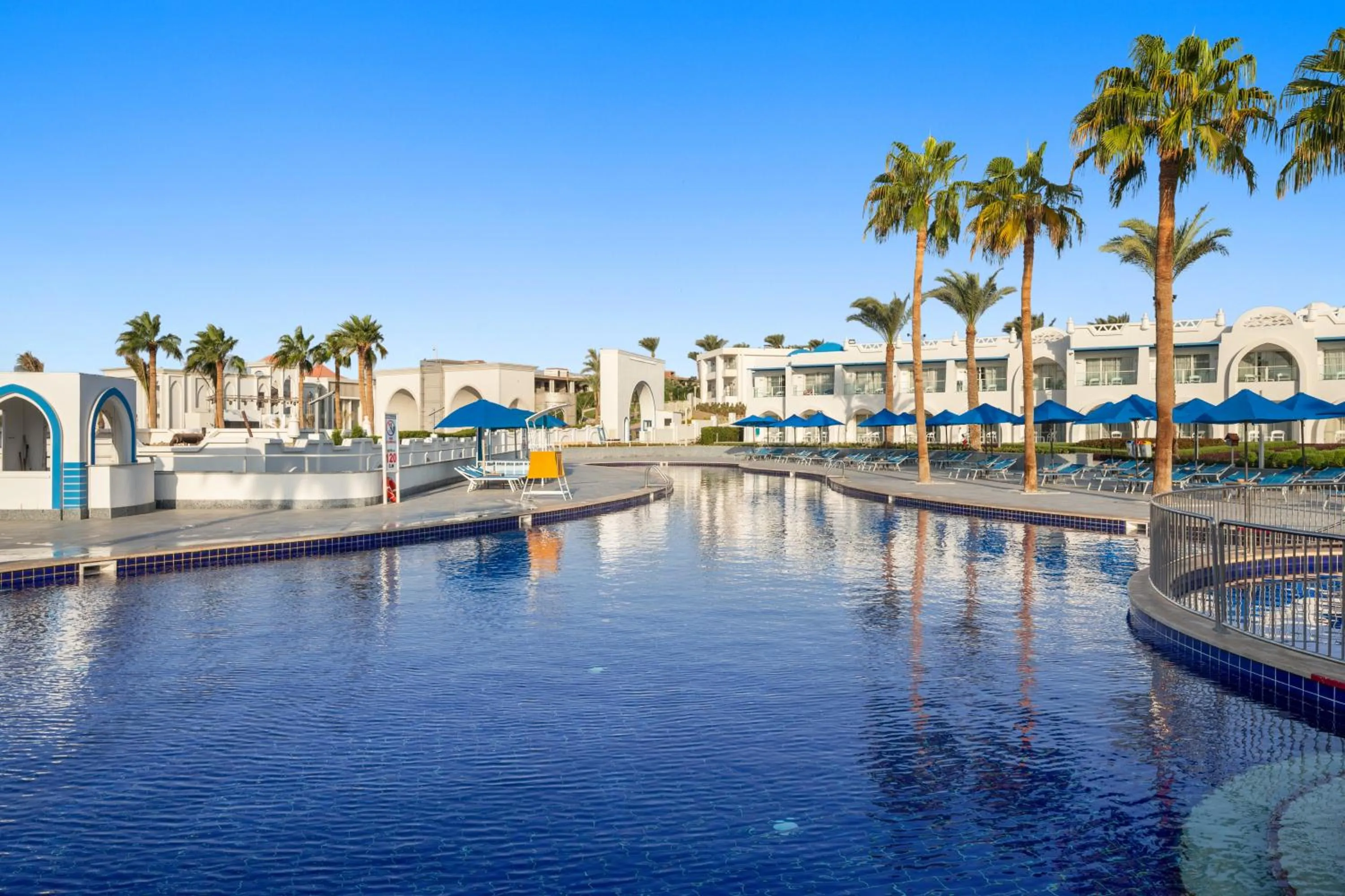 Swimming pool in Pickalbatros Palace Sharm "Aqua Park"- All inclusive
