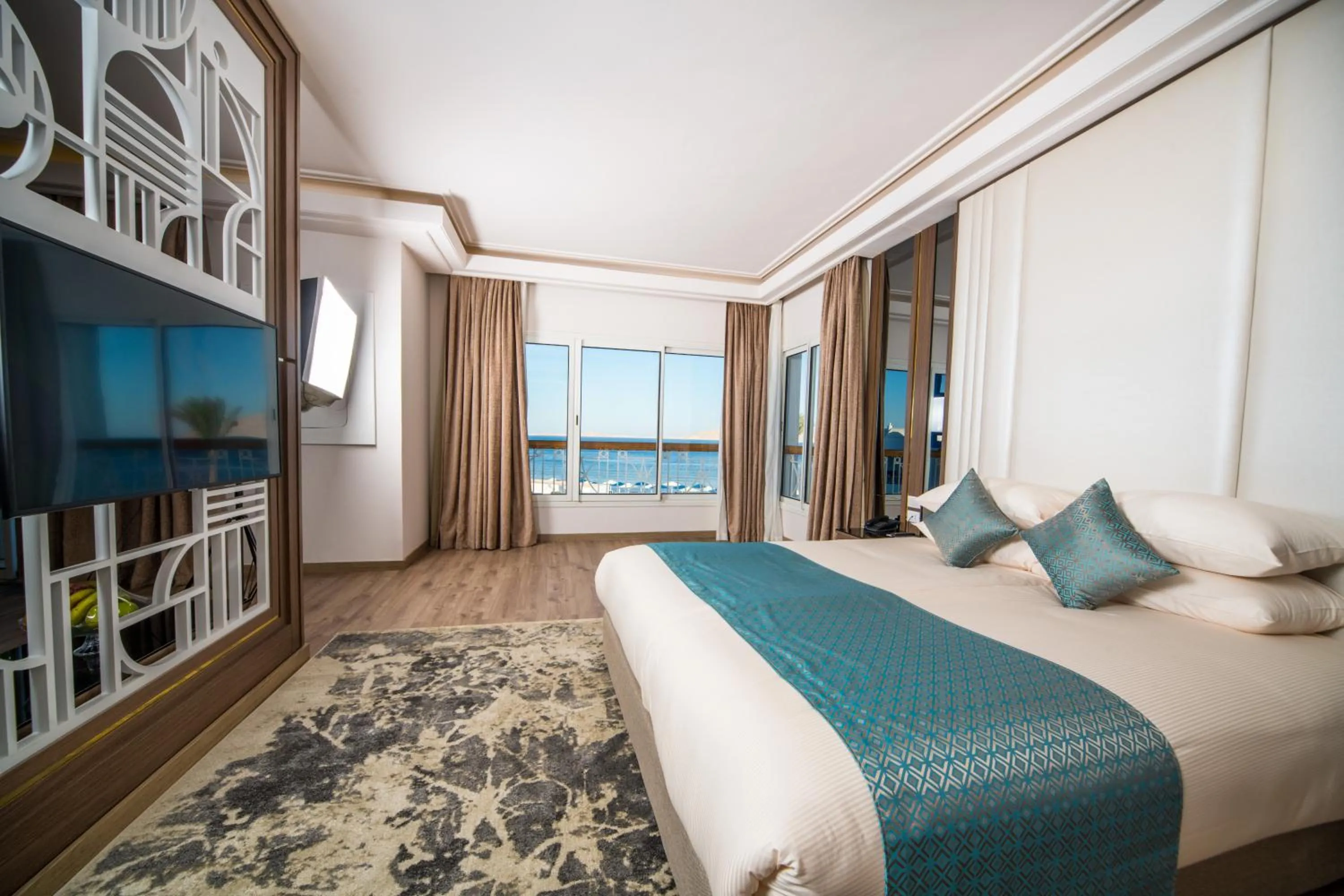 Photo of the whole room, Bed in Pickalbatros Palace Sharm "Aqua Park"- All inclusive