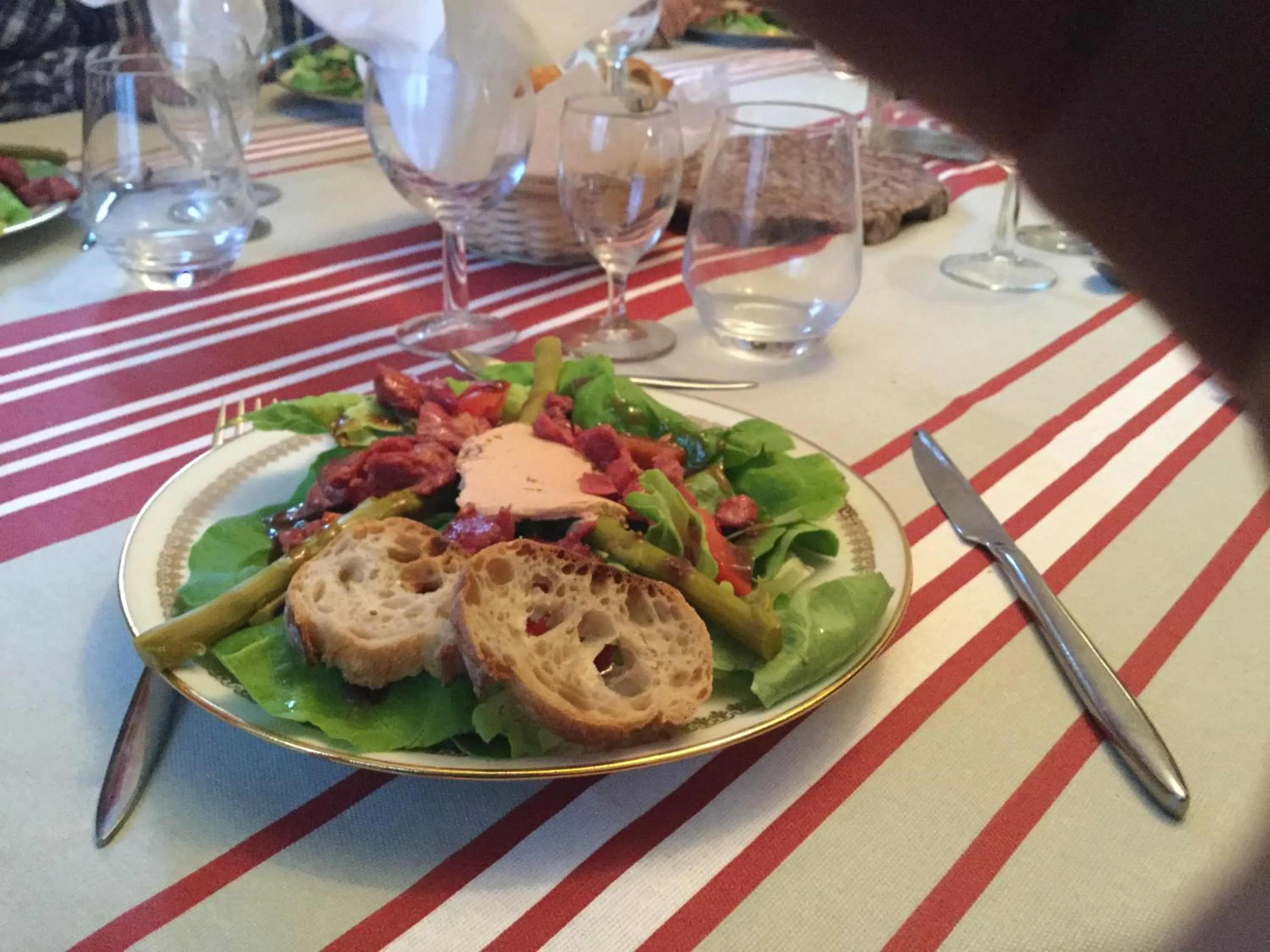 Restaurant/places to eat in Chez Susan