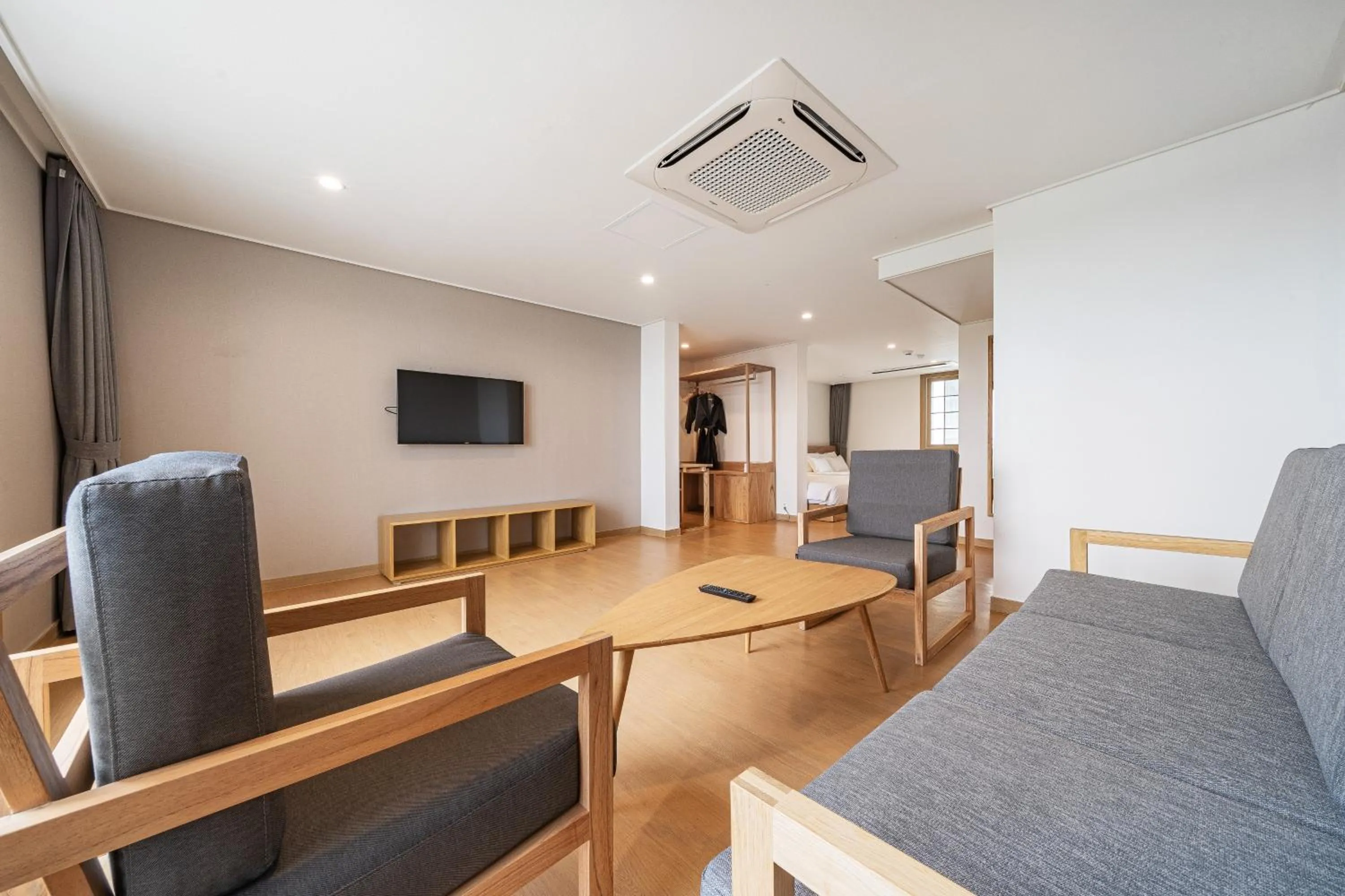 TV and multimedia in Heyy Seogwipo Hotel