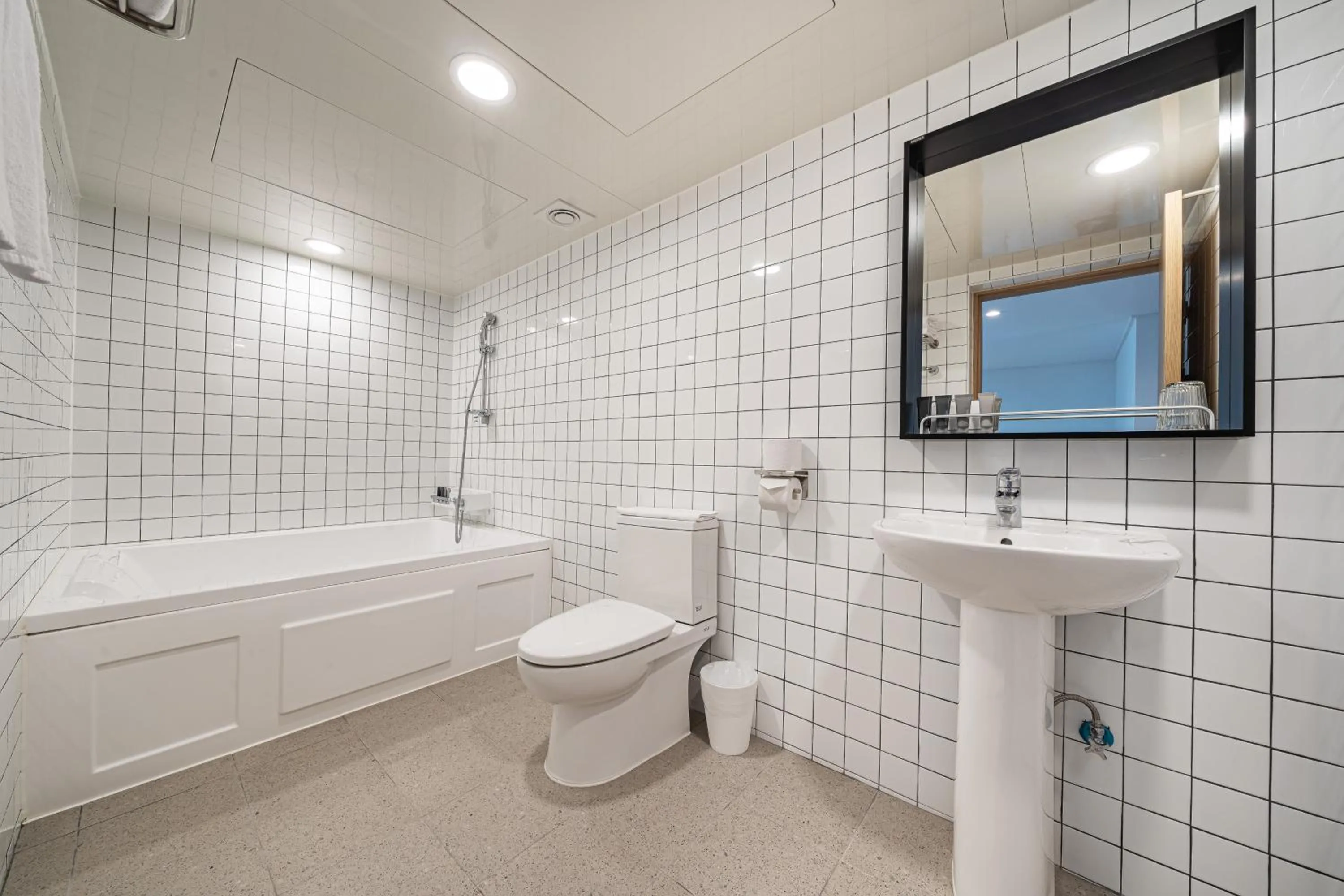 Toilet in Heyy Seogwipo Hotel