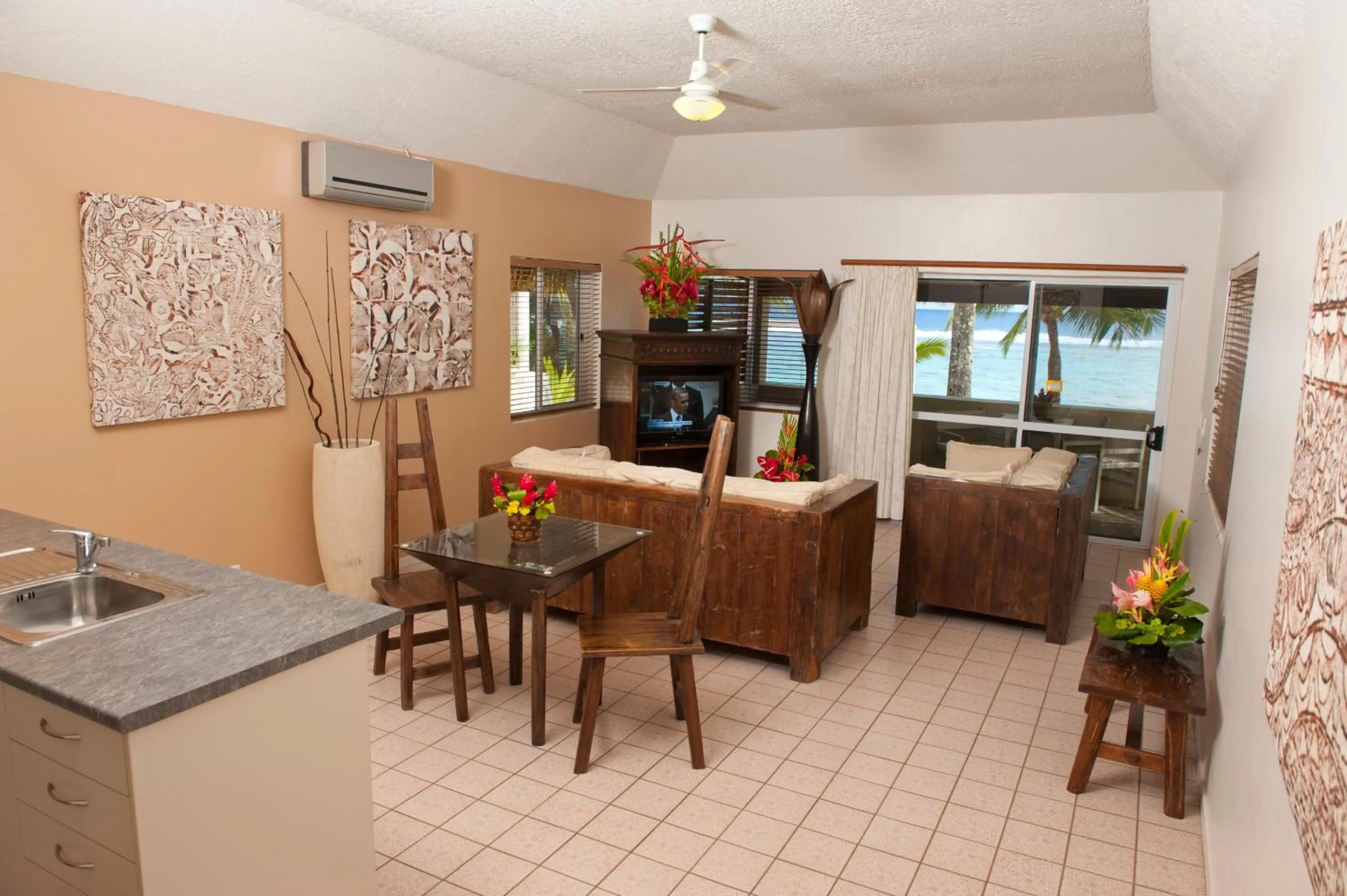 Living room in Crown Beach Resort & Spa