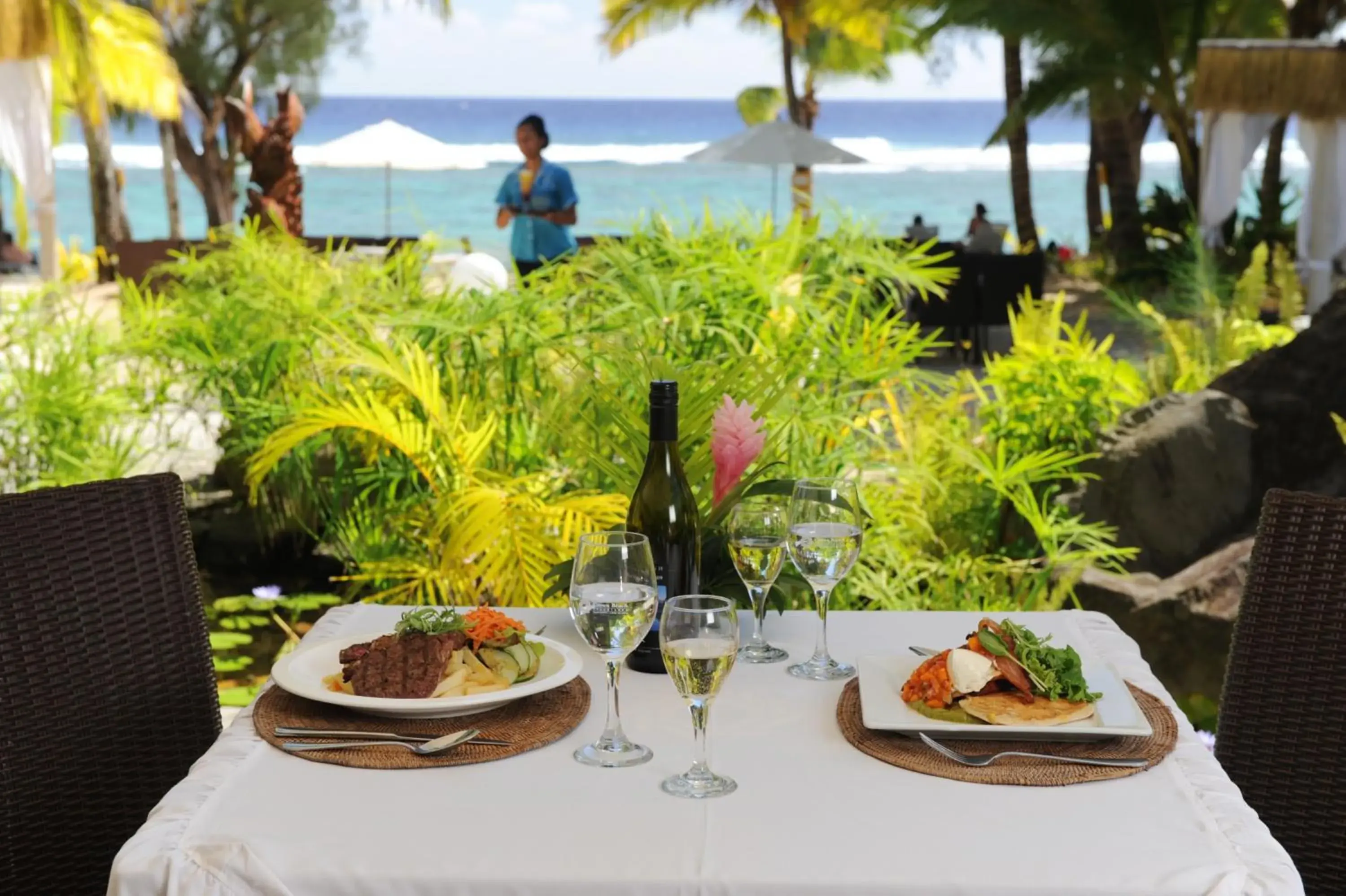 Restaurant/places to eat in Crown Beach Resort & Spa Restaurant/places to eat in Crown Beach Resort & Spa