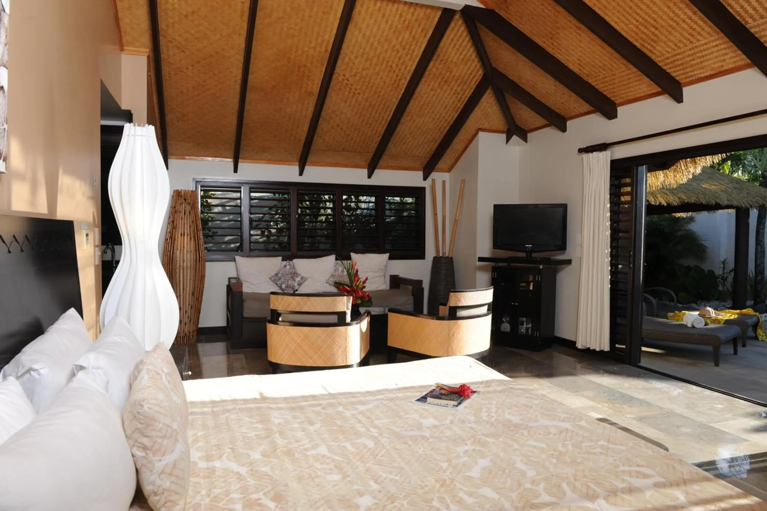 Bed in Crown Beach Resort & Spa Bed in Crown Beach Resort & Spa