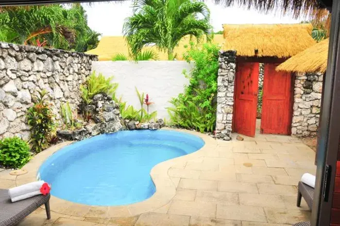 Swimming pool in Crown Beach Resort & Spa Swimming pool in Crown Beach Resort & Spa