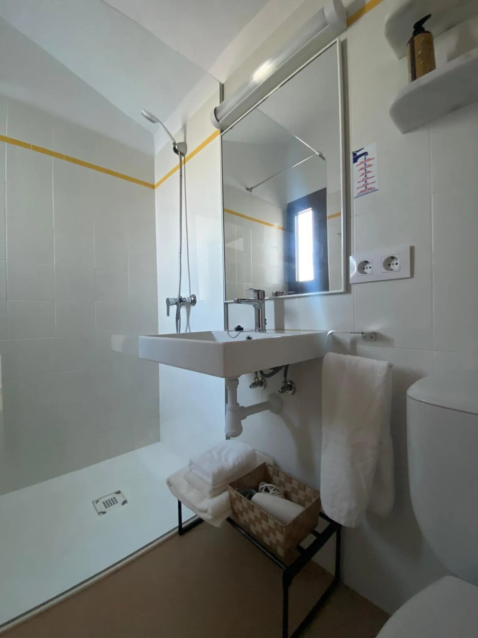 Shower in Apartamentos Sa Cornisa