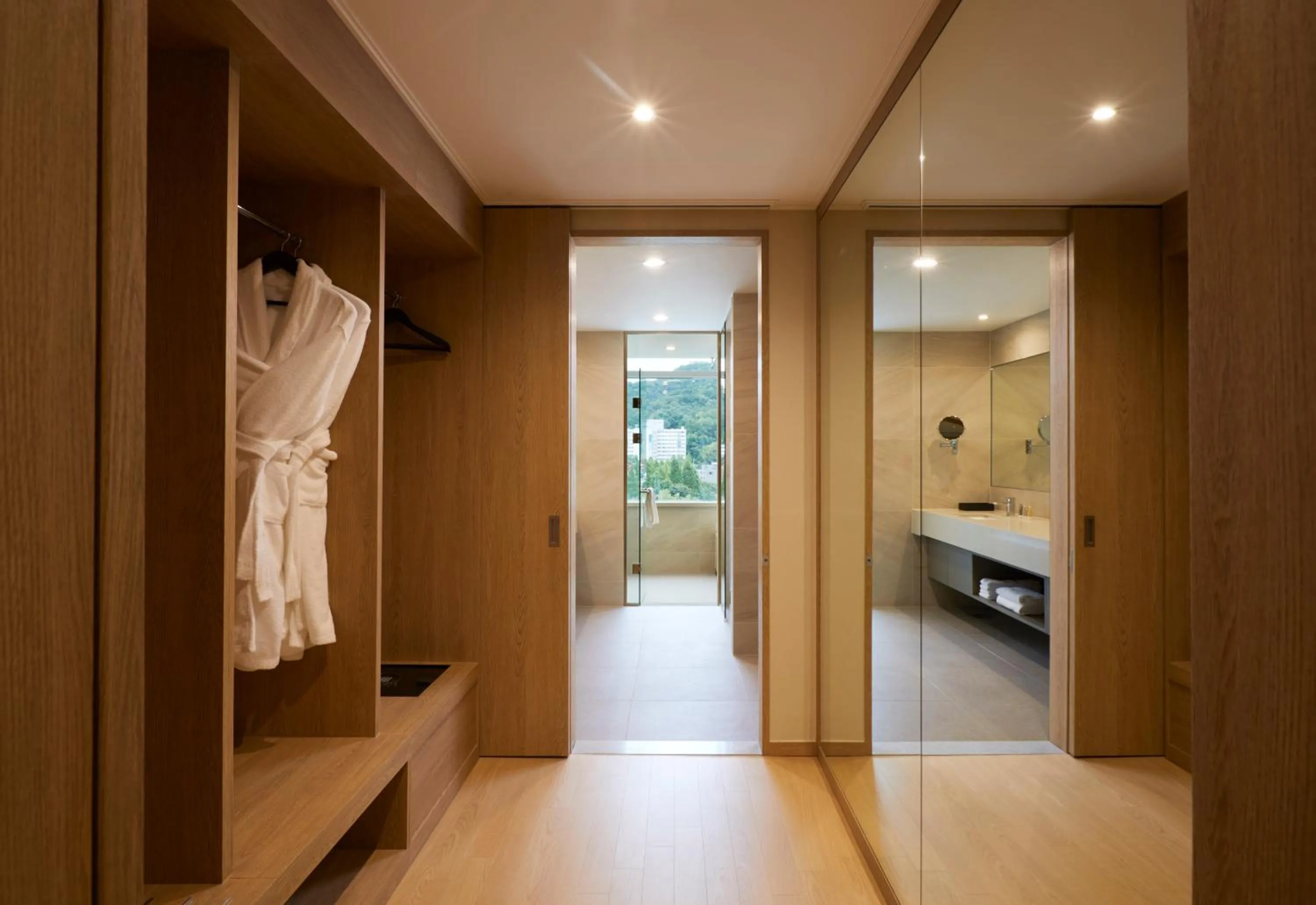 Toilet, Bed in Lahan Hotel Jeonju